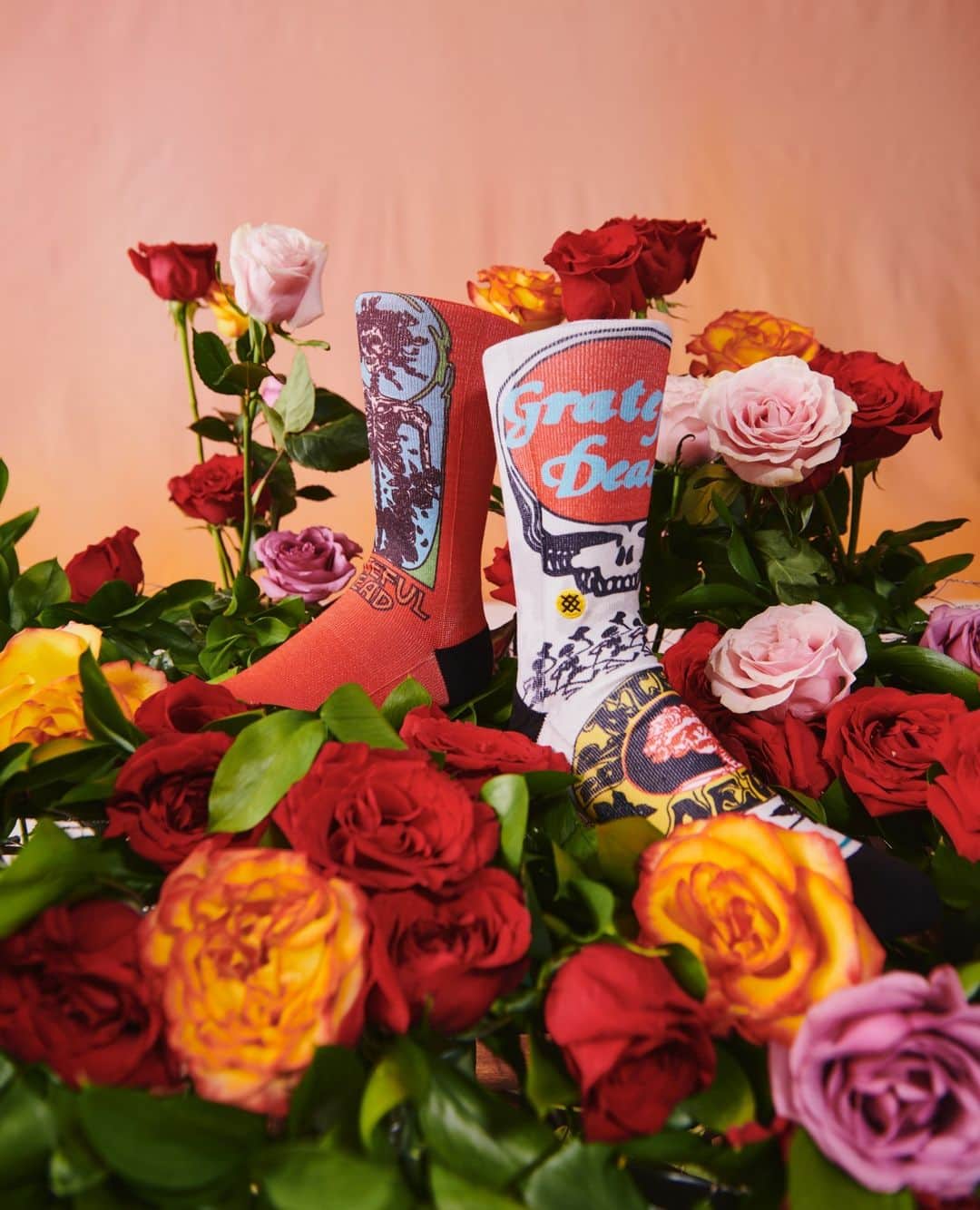 Stanceのインスタグラム：「Keep On Truckin’ 💀🌹⁠ ⁠ Grab your tie-dye and buckle up because we're hitting the road with Grateful Dead once again with a fresh new harvest of rosy rambling styles. ⁠ ⁠ Link in bio. 🔗」