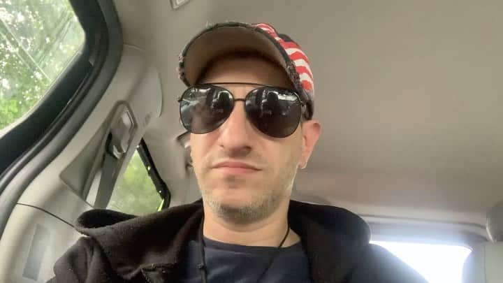 タリブ・クウェリのインスタグラム：「Ok brace yourselves 😩😂 todays #whosmansisthis is a doozy... meet @mctootall an elderly racist MAGA "rapper" who works at @nacmias_auto_._ in Brooklyn. He is also running for senate in NYs tenth district. That's my district. Check out his music and tell me what you think. He sounds like he could be @aaron_villain father, he's a perfect candidate for the @officialaliengang crew 😂  Mans thinks Jesus was white, Native Americans are imperialists and that he's an "underground rapper." 😂 I can't make this up.   Shout out to @nikolehannahjones for making so many racists so upset with the 1619 Project ✊🏾🙏🏾」