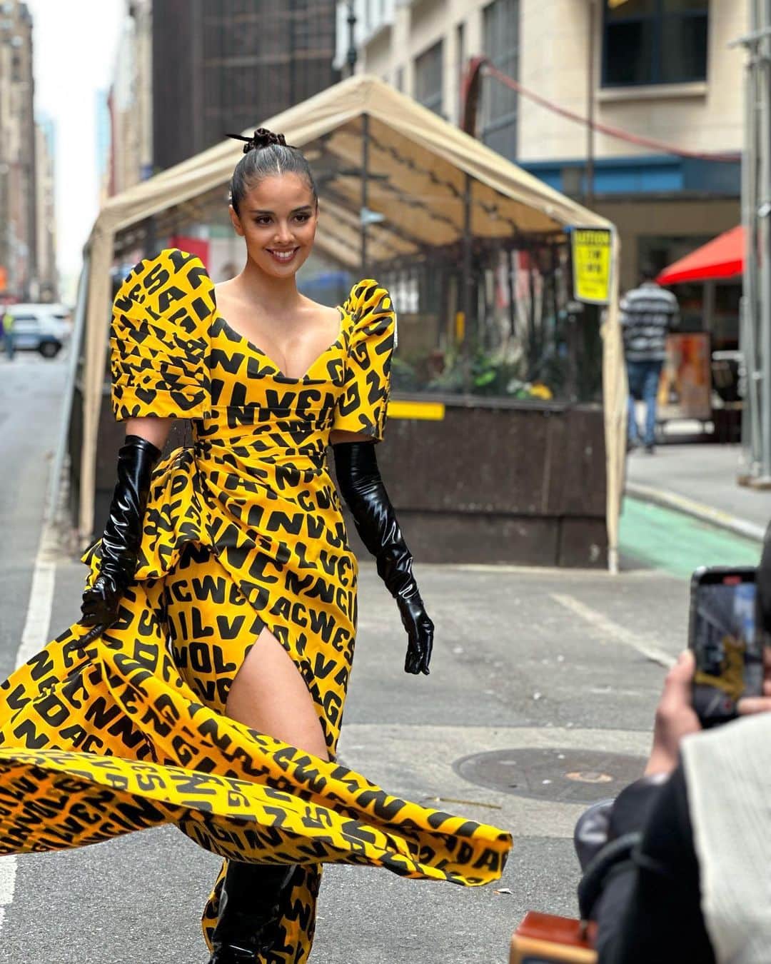 ミーガン・ヤングのインスタグラム：「An early celebration for Philippine Independence Day here in New York City ❤️💛💙🤍 wearing @cherryveric and #StyledbyAdrianne ✨ grateful to have met so many talented and hard working people on this trip. It has been a pleasure working with all of you ✨🌻」