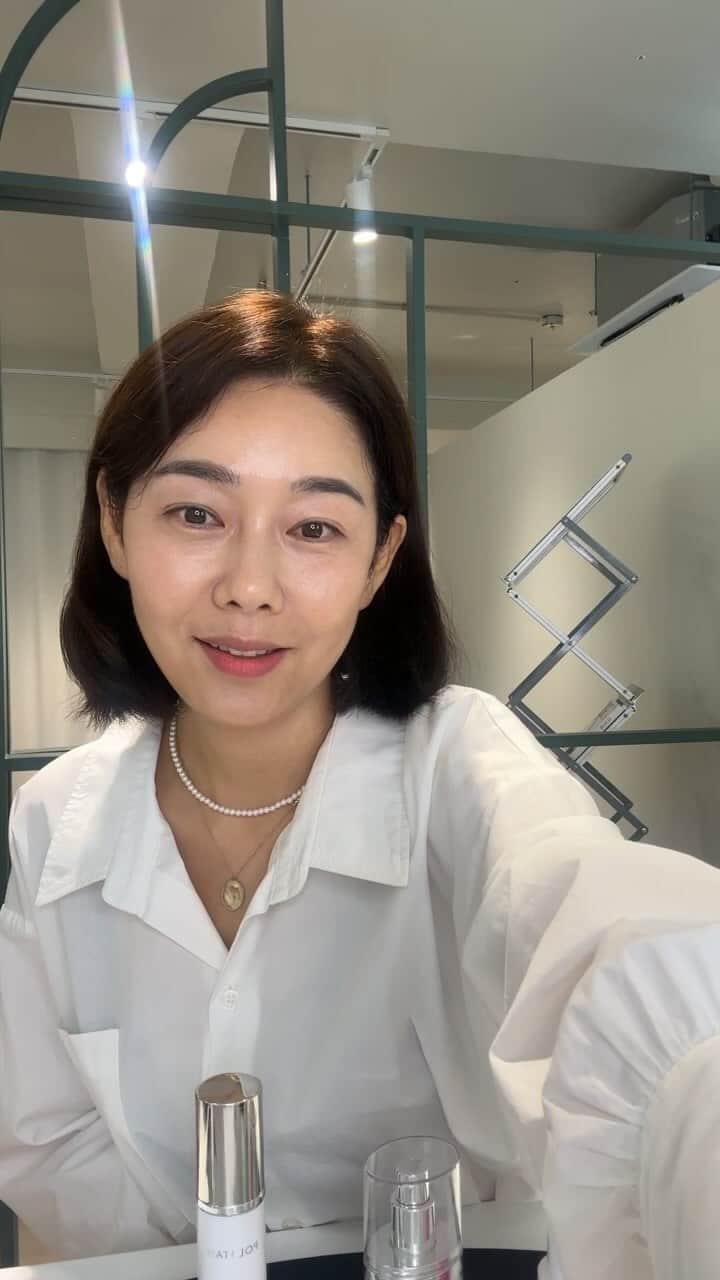 パク・タミのインスタグラム：「- 맞아요.. 저 어제 라면 먹고 잤어요... ㅎㅎ 진짜 엄청 부었네요. 하지만 약속은 약속이니! 저는 또 용감하게 라이브를 열었습니다!  앰플 어떻게들 기다리셨어요? ㅎㅎ 오늘만 기다리신것처럼~ 오픈 하자마자 ㅎㅎ 역시 2개 구성이 압도적이예요. 그런데 저라도 그렇게 해요 ㅎㅎㅎㅎ  10만원이상 고객분들께는 (회원분) 미니백 드리잖아요. 고걸.. 타 브랜드에서 3,5000원에 판매를 해요. 폴라탐은 그냥 드립니다... (저의 마음)  콜라겐 설명 짧게 드리자면요~ 일반 콜라겐 제품은 피부 밖에서 콜라겐 성분을 넣어주어 탄력 증진에 도움을 주었다면,  폴.라.탐.트.리.플.퍼.밍.앰.플. 은~~ ^^ 피부 밖에서 트리플 콜라겐 엑티베이터를 공급해주고, 콜라겐 형성을 촉진시켜주는 성분이 함유되어 피부 안에서도 콜라겐의 생성을 돕는! 신계념의 콜라겐인거예요.  탄력에 도움되는 제품을 찾으셨다면! 지금이요~  화이트닝 앰플은요?  7일간 7가지의 미백효과를 임상으로 확인했습니다!  - 3년 이상 된 기미 완화 111.96% - 겉 기미 개선 112.99% - 속 기미 개선 110.73% - 기미 면적 개선 111.96% - 피부 멜라닌 완화 112.75% - 피부 화이트닝효과 106.15% - 피부 톤 개선 105.51%  (임상 시험 대상자 설문 조사 만족도 97.4%)  건강한 광채과 프라이머 효과는 덤이요^^」