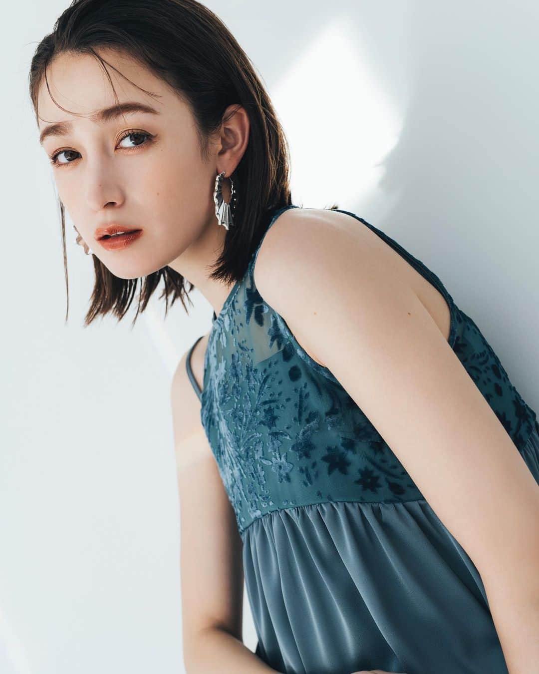 Lily Brownさんのインスタグラム写真 - (Lily BrownInstagram)「- LATE SUMMER -  23'SUMMER / AUTUMN feat. Sachi Fujii モデル 藤井サチが纏う 秋のムードを先取る夏の新作LOOK  オンラインストアにて公開中  #lilybrown #リリーブラウン #vintage #vintagefeature #晩夏 #latesummer」6月5日 10時52分 - lily_brown_official