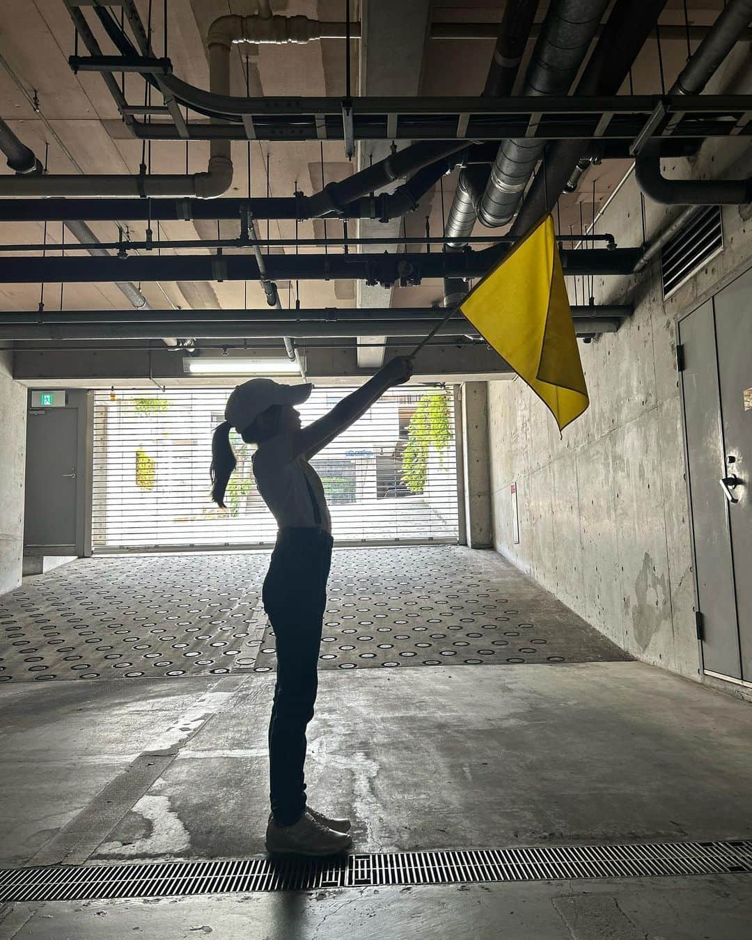 中岡由佳さんのインスタグラム写真 - (中岡由佳Instagram)「❇︎ シルエット🏴 #silhouette #flag」6月5日 11時38分 - yuka_nakaoka