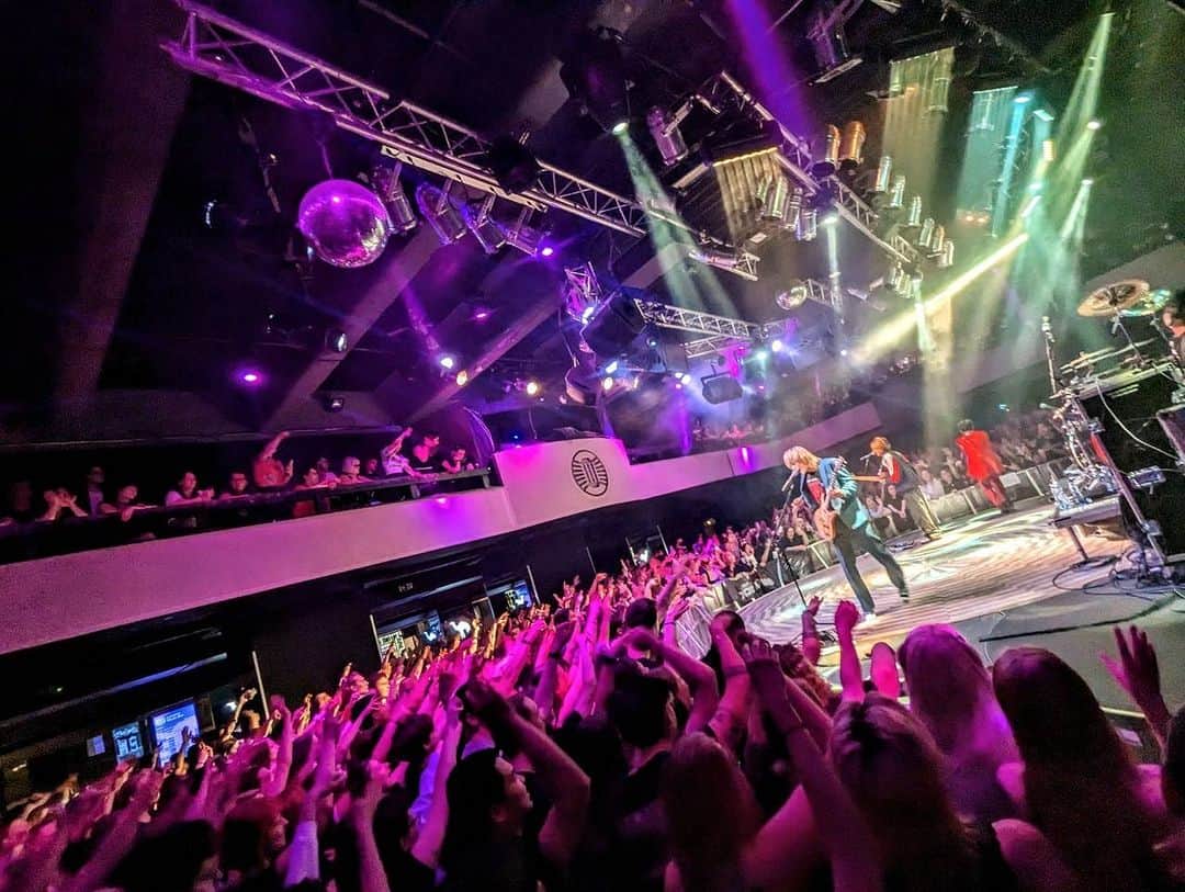 ONE OK ROCKさんのインスタグラム写真 - (ONE OK ROCKInstagram)「Thanks Prague!! ONE OK ROCK 2023 LUXURY DISEASE EUROPE TOUR!!  #ONEOKROCK #LuxuryDisease #Europe #tour」6月5日 12時00分 - oneokrockofficial