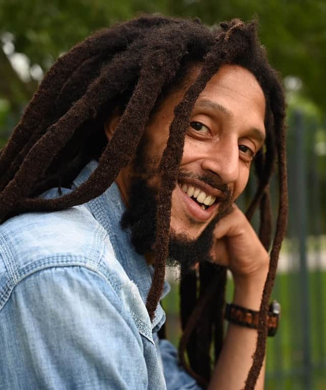 ボブ・マーリーさんのインスタグラム写真 - (ボブ・マーリーInstagram)「Wishing a most happy birthday to JuJu @julianrmarley today! 🥳🎂 #julianmarley #marleyfamily #LEGACY #hbd」6月5日 3時15分 - bobmarley