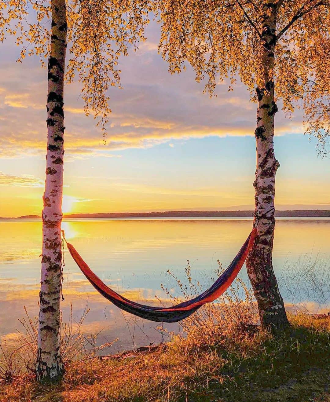 フィンランド政府観光局のインスタグラム：「素敵な1日の始まり。☀️ ． 📸 @moments_with_emmi Kiitos! 🙏  #visitfinland #ourfinland #visitfinlandjp #finland #北欧旅行 #travelgram #フィンランド #フィンランド政府観光局 #北欧 #travel #instatravel #travel #travelgram #travelling #traveler #旅したくなるフォト #旅行 #旅 #海外旅行 #travelphotography  #旅行大好き #旅行好き #旅スタグラム #旅好き #ヨーロッパ旅行 #旅に出たい #トラベル」