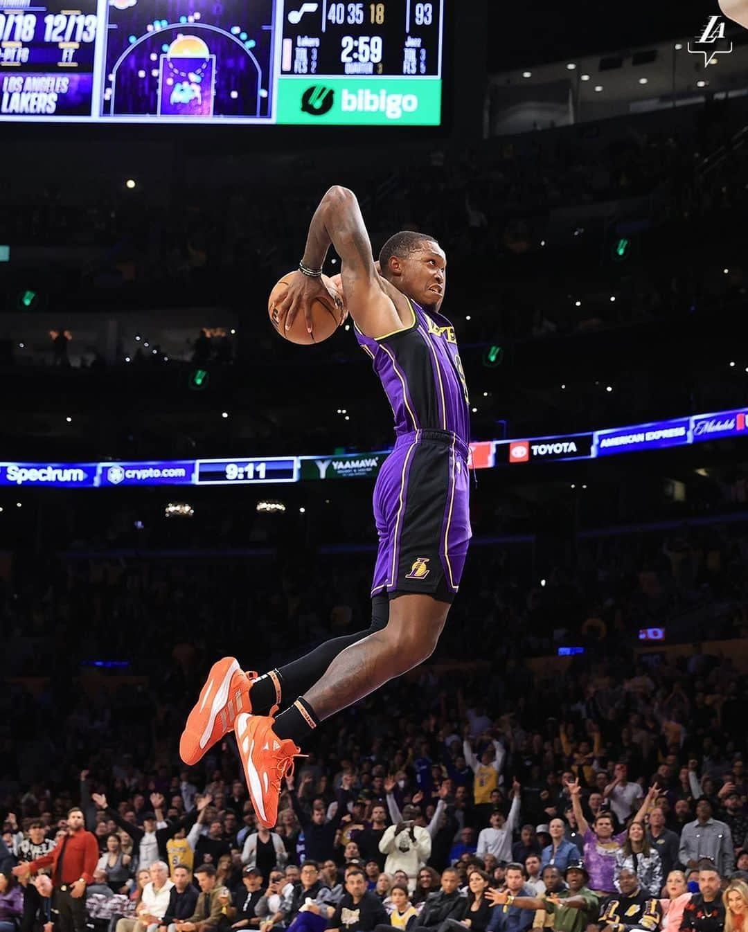 Los Angeles Lakersさんのインスタグラム写真 - (Los Angeles LakersInstagram)「Skywalkin’ Stealin’ Slammin’   Season One with the #LakeShow: @lonniewalkeriv」6月5日 3時50分 - lakers