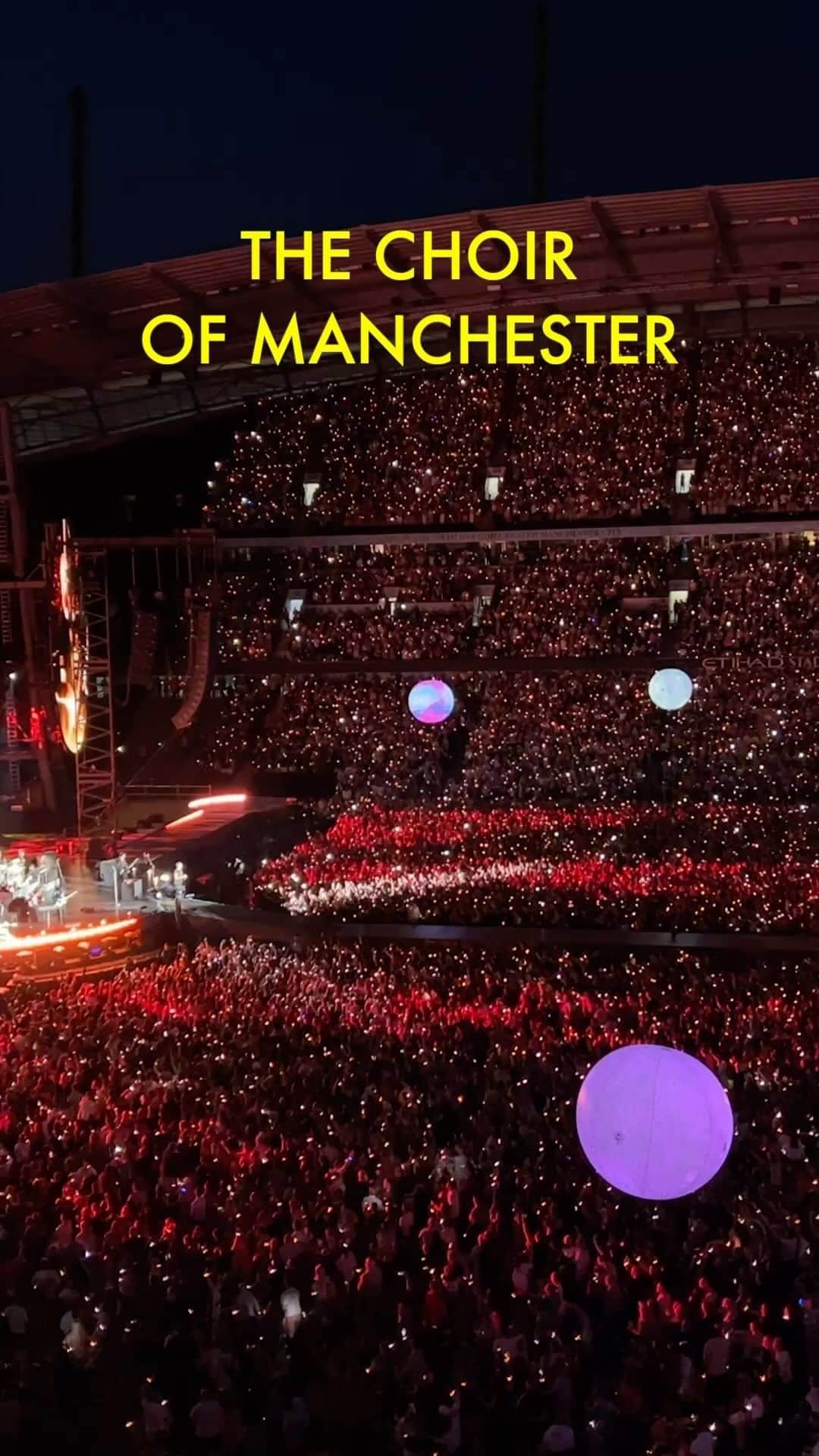Coldplayのインスタグラム：「#fixyou #coldplay #manchester #musicofthespheresworldtour #mega」