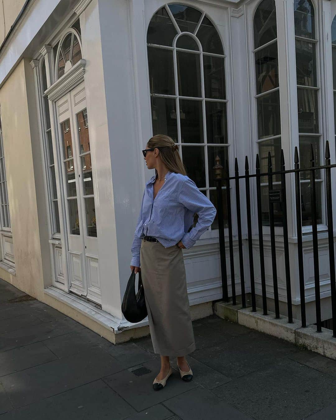 Mathilde Goehlerのインスタグラム：「London for a hot minute 🤍」