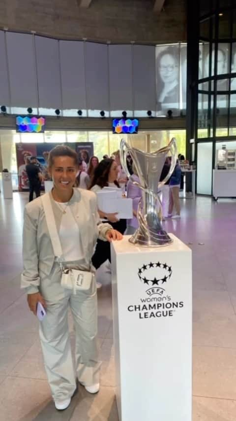 ファラ・ウィリアムズのインスタグラム：「✨ What an incredible weekend in Eindhoven as a guest of UEFA for the @wchampionsleague final!   Thank you, @uefa_official , for the incredible hospitality & congratulations to @fcbfemeni 👏🏼🏆  Forever grateful for the memories made. ⚽️💫 #UWCLFinal」