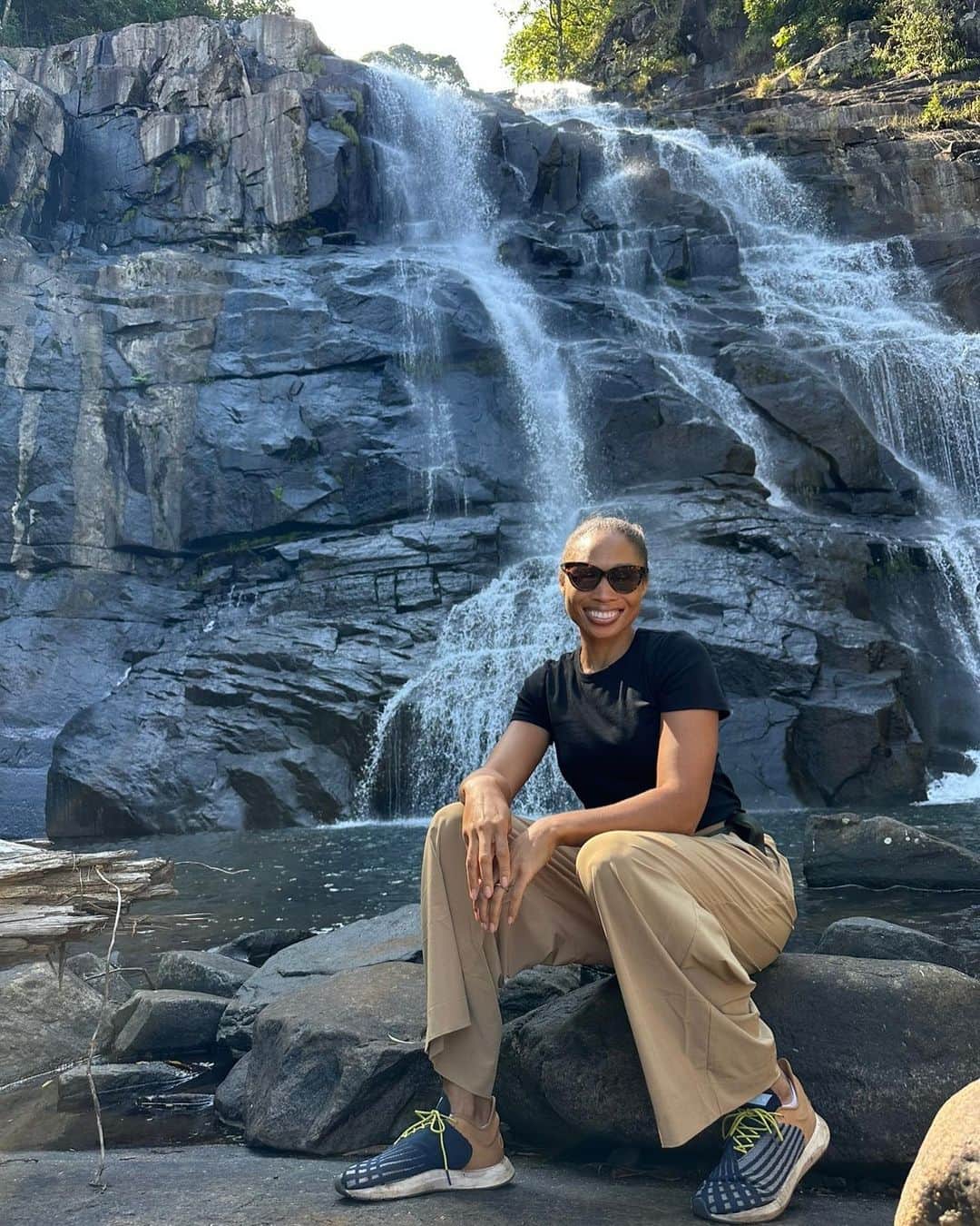 アリソン・フェリックスのインスタグラム：「🇲🇿🇲🇿🇲🇿」