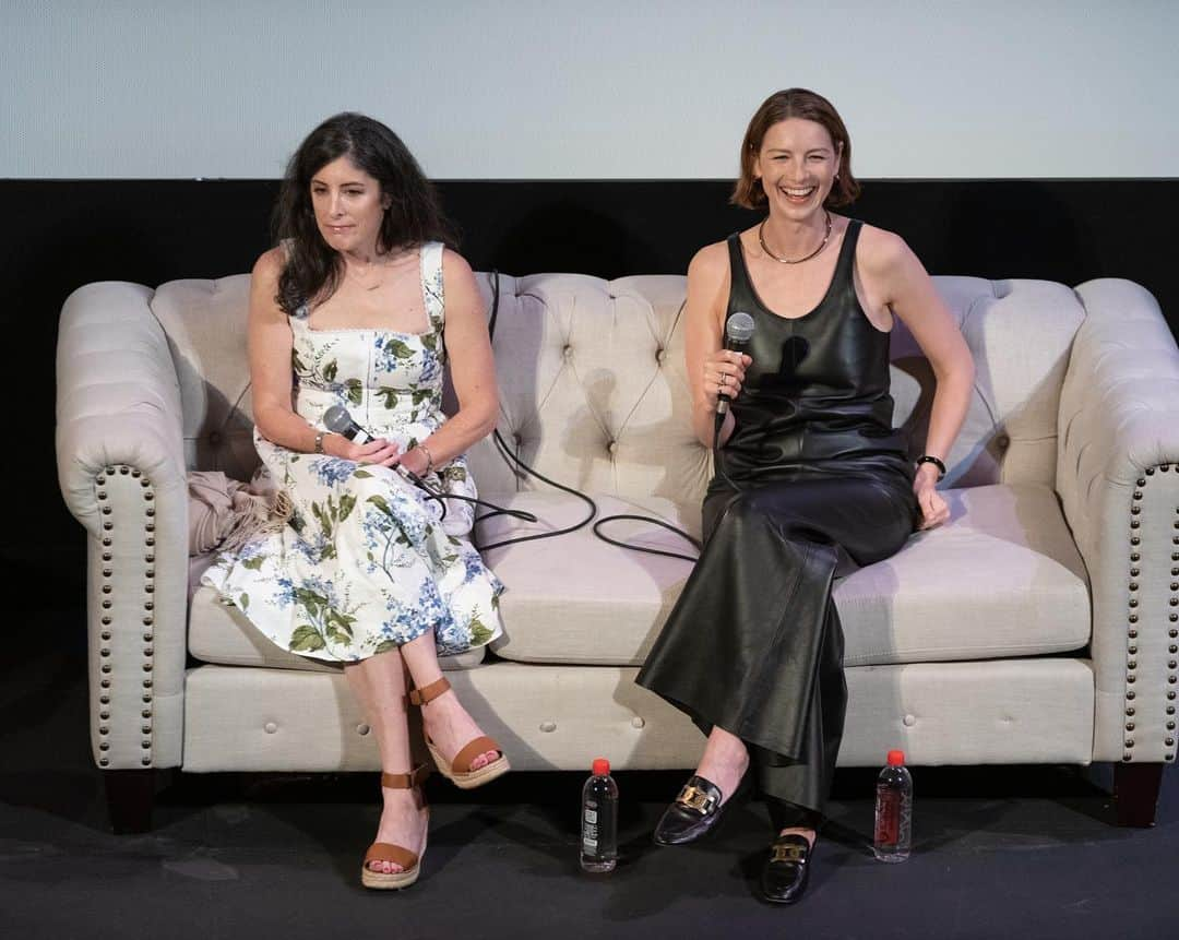 カトリナ･バルフさんのインスタグラム写真 - (カトリナ･バルフInstagram)「Thanks Austin for a fun time! Shout out to @caitrionabalfe @nightmaril for a great @outlander_starz panel at @atxfestival. ♥️💫 There may be a bts video of the two of them learning how to Tiktok… 👀 which we might release 🤷🏾‍♀️   Special thanks to @legwinn & @csylvia613 🍾」6月5日 5時36分 - caitrionabalfe