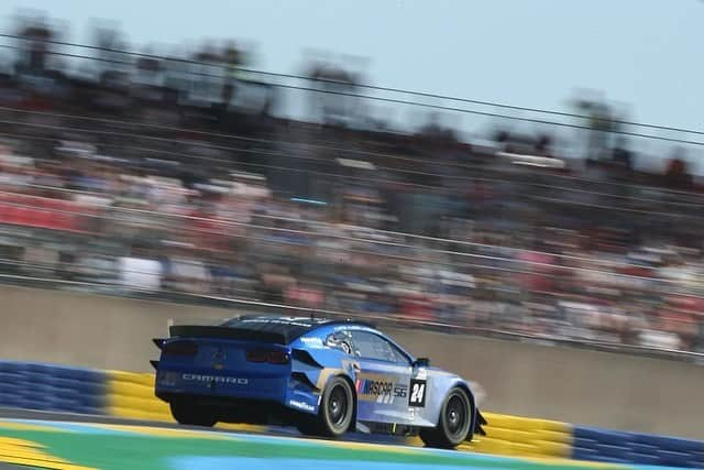 ジェンソン・バトンさんのインスタグラム写真 - (ジェンソン・バトンInstagram)「Well that was a fun day of testing here @24heuresdumans. How cool does the @nascarg56 look?! She’s fast too 😉 oh and I forgot big!!」6月5日 5時50分 - jensonbutton