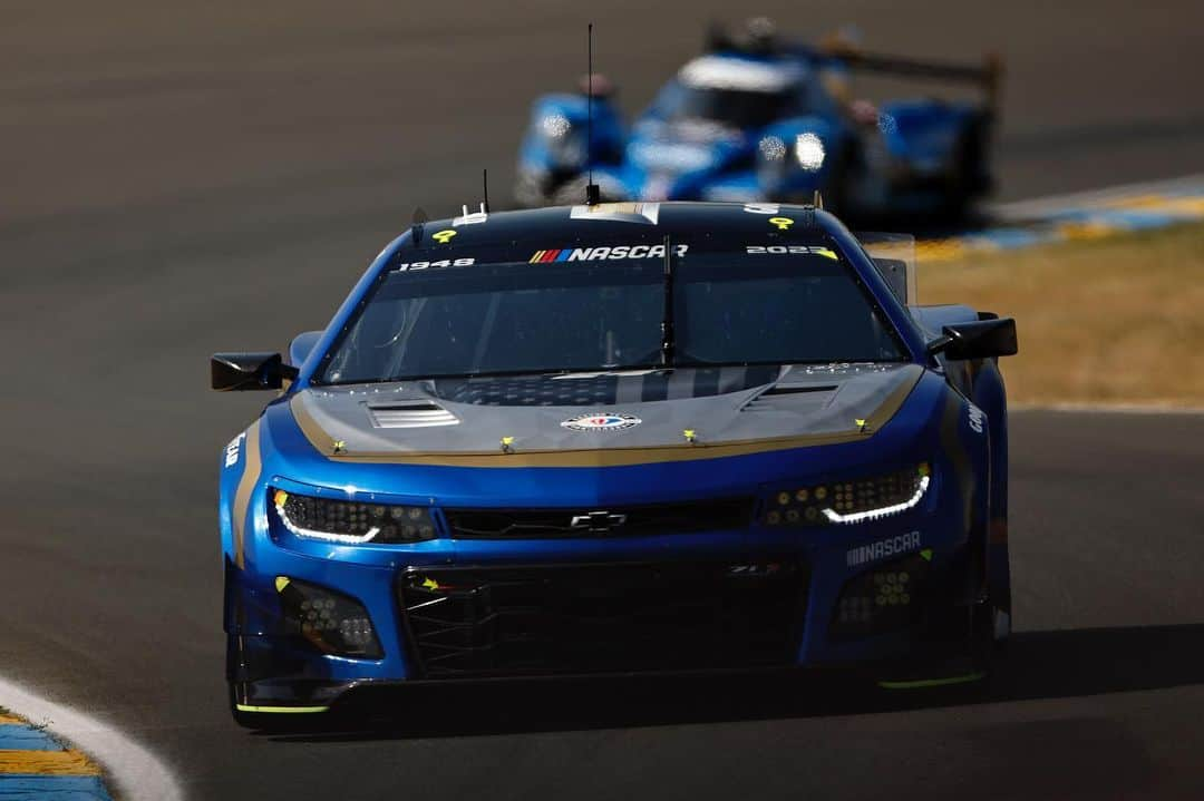 ジェンソン・バトンさんのインスタグラム写真 - (ジェンソン・バトンInstagram)「Well that was a fun day of testing here @24heuresdumans. How cool does the @nascarg56 look?! She’s fast too 😉 oh and I forgot big!!」6月5日 5時50分 - jensonbutton