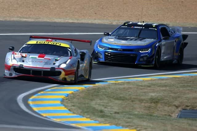 ジェンソン・バトンさんのインスタグラム写真 - (ジェンソン・バトンInstagram)「Well that was a fun day of testing here @24heuresdumans. How cool does the @nascarg56 look?! She’s fast too 😉 oh and I forgot big!!」6月5日 5時50分 - jensonbutton