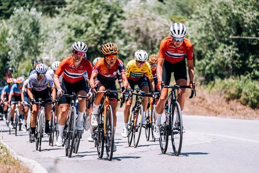 與那嶺恵理のインスタグラム：「5🖐🏻& final stage of  @vueltaandaluciawomen 🇪🇸That’s wrap….  . . It will be unforgettable week for rest of my life so many ways.  But We have no time to look back, we are on board to same&next destination 🎢 to Pyrenees ⛰ Another race around the corner. Allez 👊🏻  . . 📸: @oskarsbrook  #今日のエリさん　#HumanPoweredHealth」