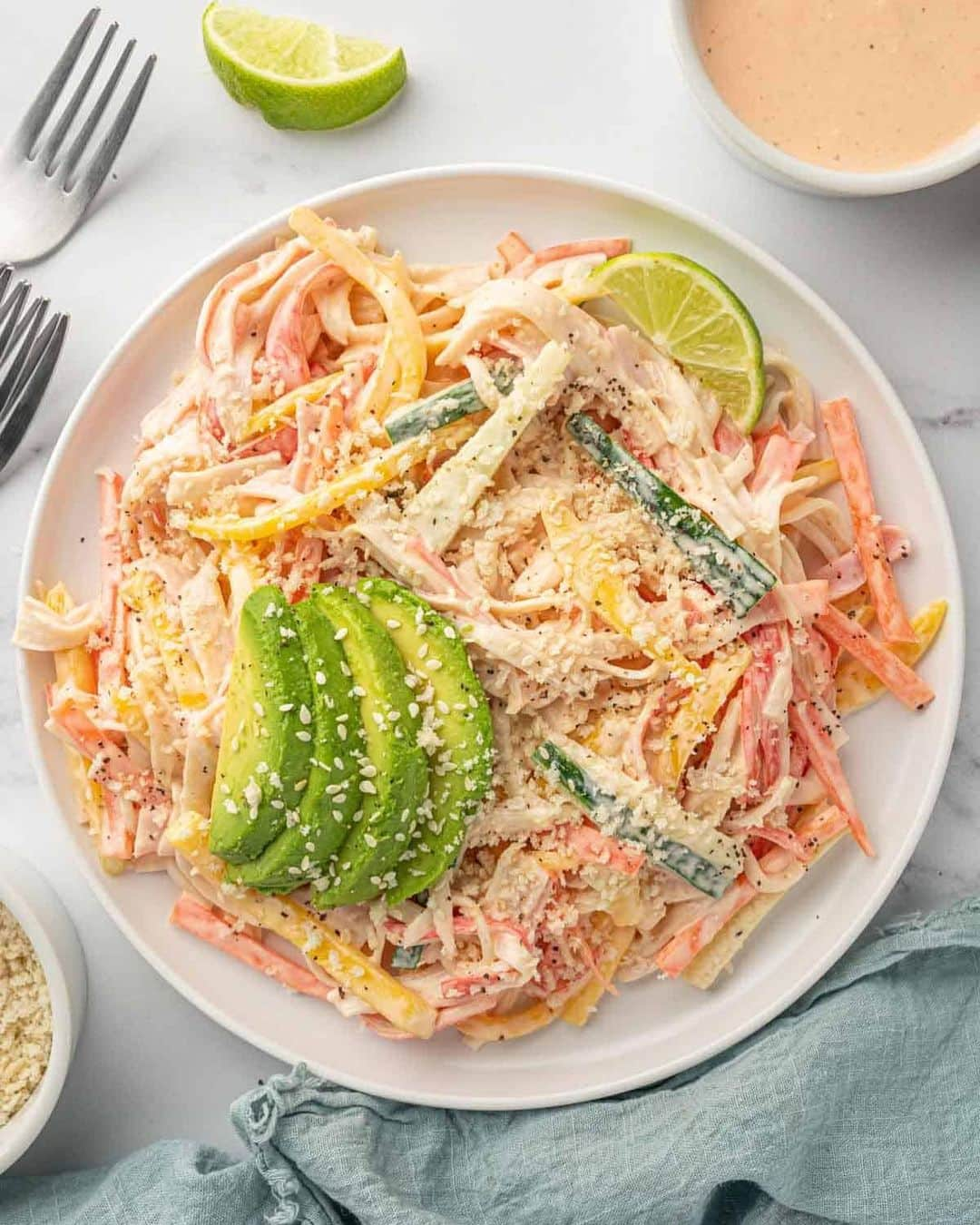 Easy Recipesさんのインスタグラム写真 - (Easy RecipesInstagram)「Kani Salad, or Japanese crab salad, is made with shredded imitation crab, julienned carrots, cucumber and mango and tossed with a spicy sweet mayo-based dressing. This refreshing salad recipe is a typical appetizer at Japanese-American restaurants and sushi bars.  Full recipe link in my bio @cookinwithmima  https://www.cookinwithmima.com/spicy-kani-salad/」6月5日 5時45分 - cookinwithmima