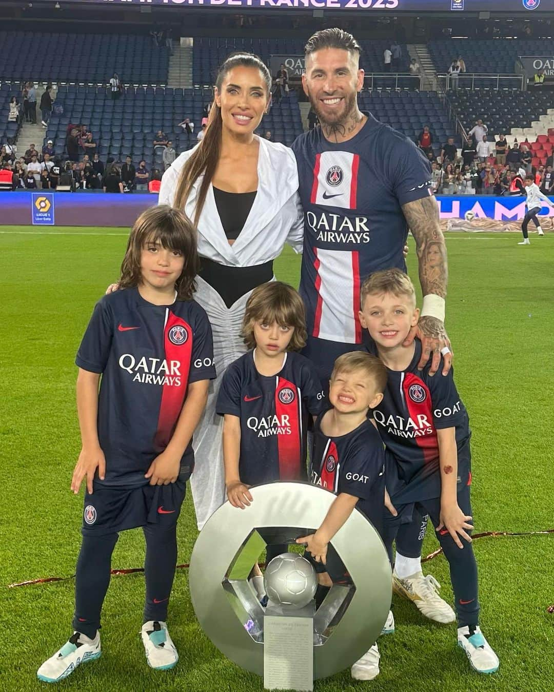 セルヒオ・ラモスさんのインスタグラム写真 - (セルヒオ・ラモスInstagram)「Disfrutando de un momento especial con las personas más especiales. ¡Campeones de liga!  Enjoying a special moment with the most special people. League champions!  Un moment spécial avec des personnes très spéciales. Champions de ligue !」6月5日 5時47分 - sergioramos