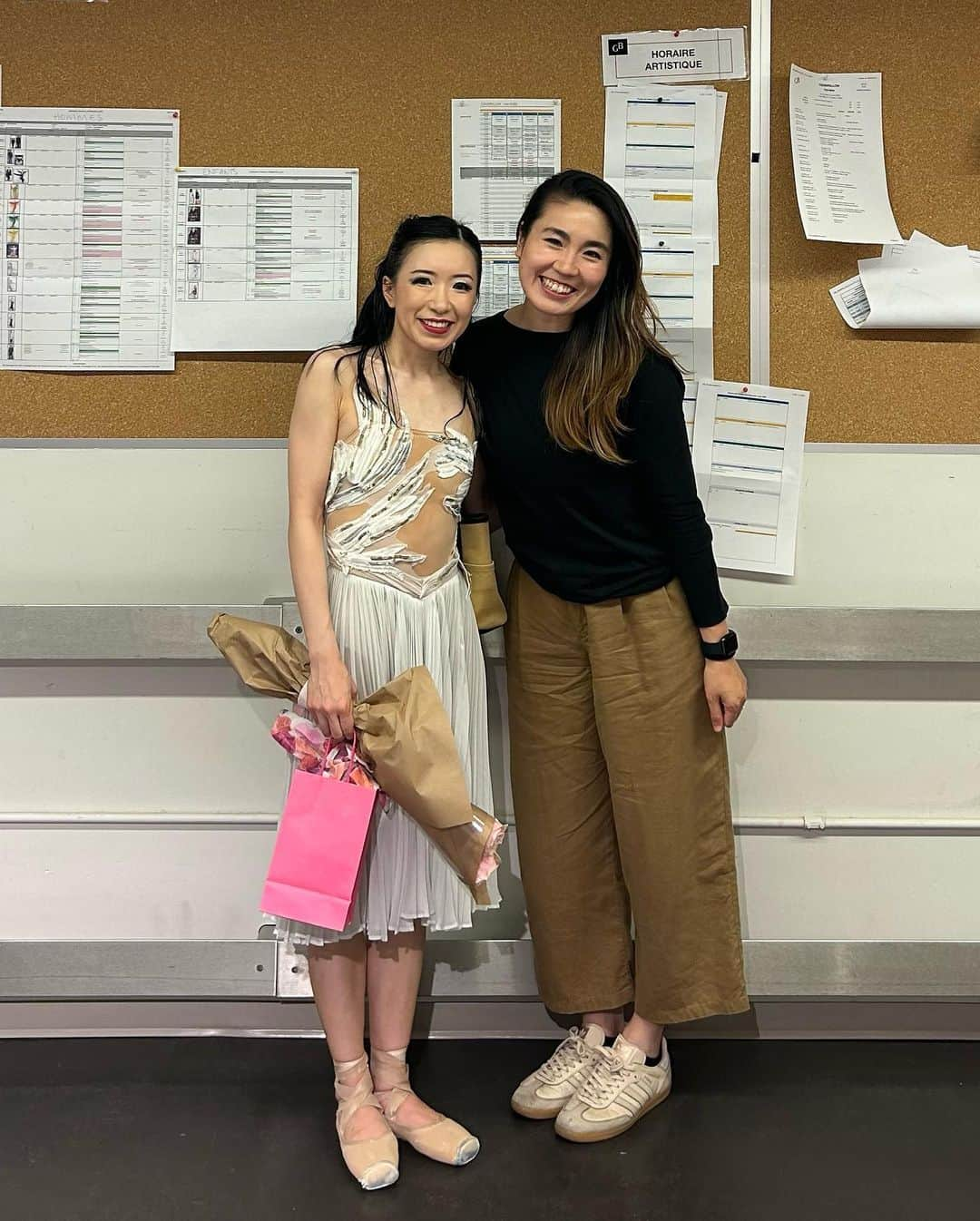 石井杏奈さんのインスタグラム写真 - (石井杏奈Instagram)「My heart is full 🥰😍❤️ Thank you so much everyone !!! Have a great holiday 😎🥳💚 . . #cinderella#ballet#show#montreal#family#friends#love」6月5日 5時59分 - annaishii