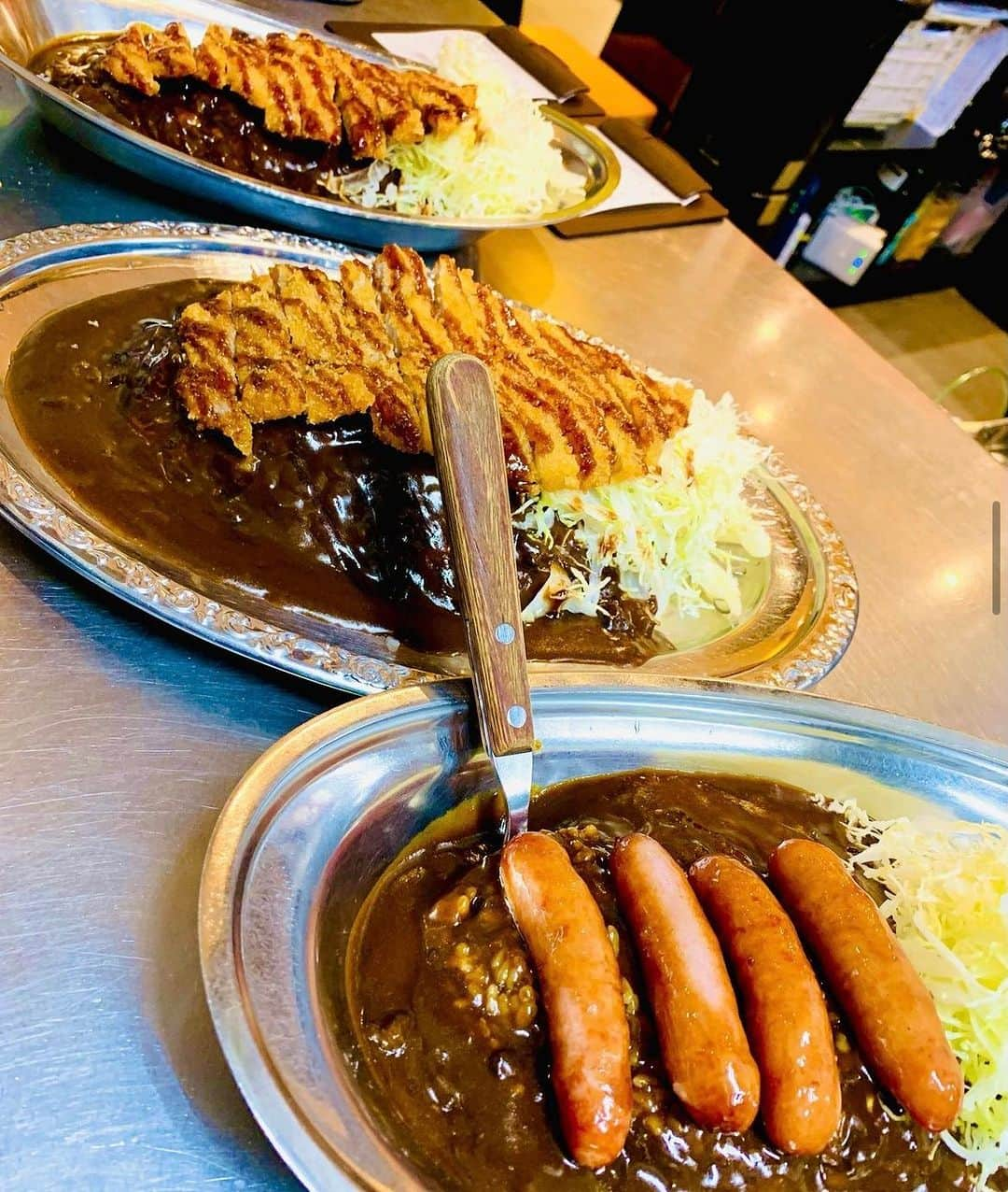 ゴーゴーカレーさんのインスタグラム写真 - (ゴーゴーカレーInstagram)「本日6月5日は、ゴーゴーデー❗ 本日全店でトッピングサービス券１枚進呈！  梅雨に入り、暑くなってきてパワーが必要なシーズンに突入！ 皆様に元気を届けるべく！ 元気なゴーゴースマイルで、お待ちしております♪ 皆様のお越しをお待ちしております(^_-)-☆  ↓↓↓↓　新店オープン情報♡イベント情報公開中！！ 🍛ゴーゴーカレー公式YouTube　【開運ゴリラ】で検索！登録お願いします⭐️ https://www.youtube.com/channel/UC1vkTl8tfiMQBURZcwnSxdw  🍛ゴーゴーカレー公式通販ページ https://jp.gogocurry.com/ 🍛 Instagram https://www.instagram.com/gogocurry55/ 🍛 Twitter https://twitter.com/GOGO_CURRY​ 🍛TikTok始めました❣ 【ゴーゴーカレー公式】で検索  #curry #金沢グルメ #gogocurry #カレー #金沢カレー　#テイクアウト　＃デリバリー　#レトルトカレー　＃ゴーゴーデー　#カレーで元気」6月5日 5時55分 - gogocurry55