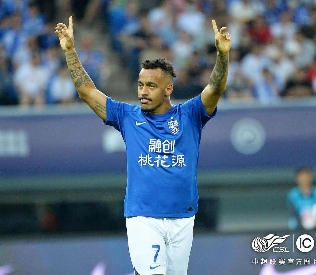 アデミウソン・ブラガ・ビスポ・ジュニオールのインスタグラム：「Empate fora de casa e mais um gol. Obrigado DEUS ! 🙌🏾⚽️」
