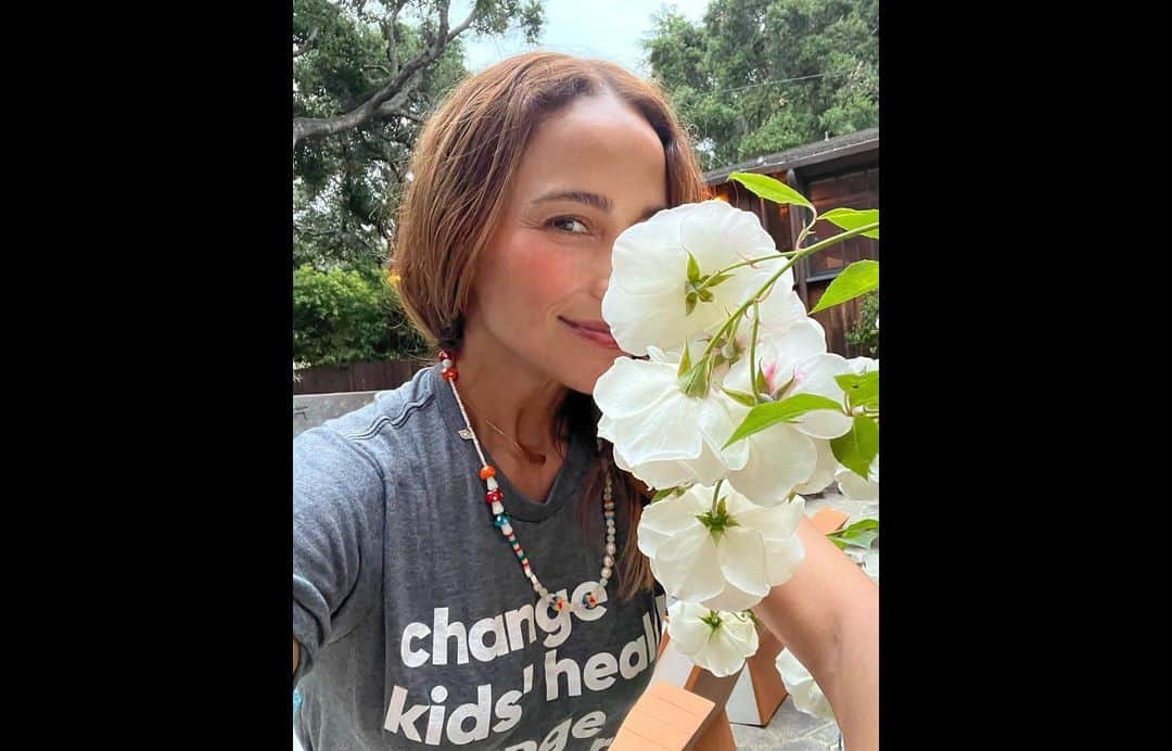 ポーラ・パットンさんのインスタグラム写真 - (ポーラ・パットンInstagram)「Happy 40th Anniversary Children’s Miracle Network Hospitals! Celebrating all the incredible work you do and these beautiful & courageous young souls!👏🏽💫💐✨🌈🪷💛 #ChangeKidsHealth #ChangeTheFuture」6月5日 7時10分 - paulapattonofficial