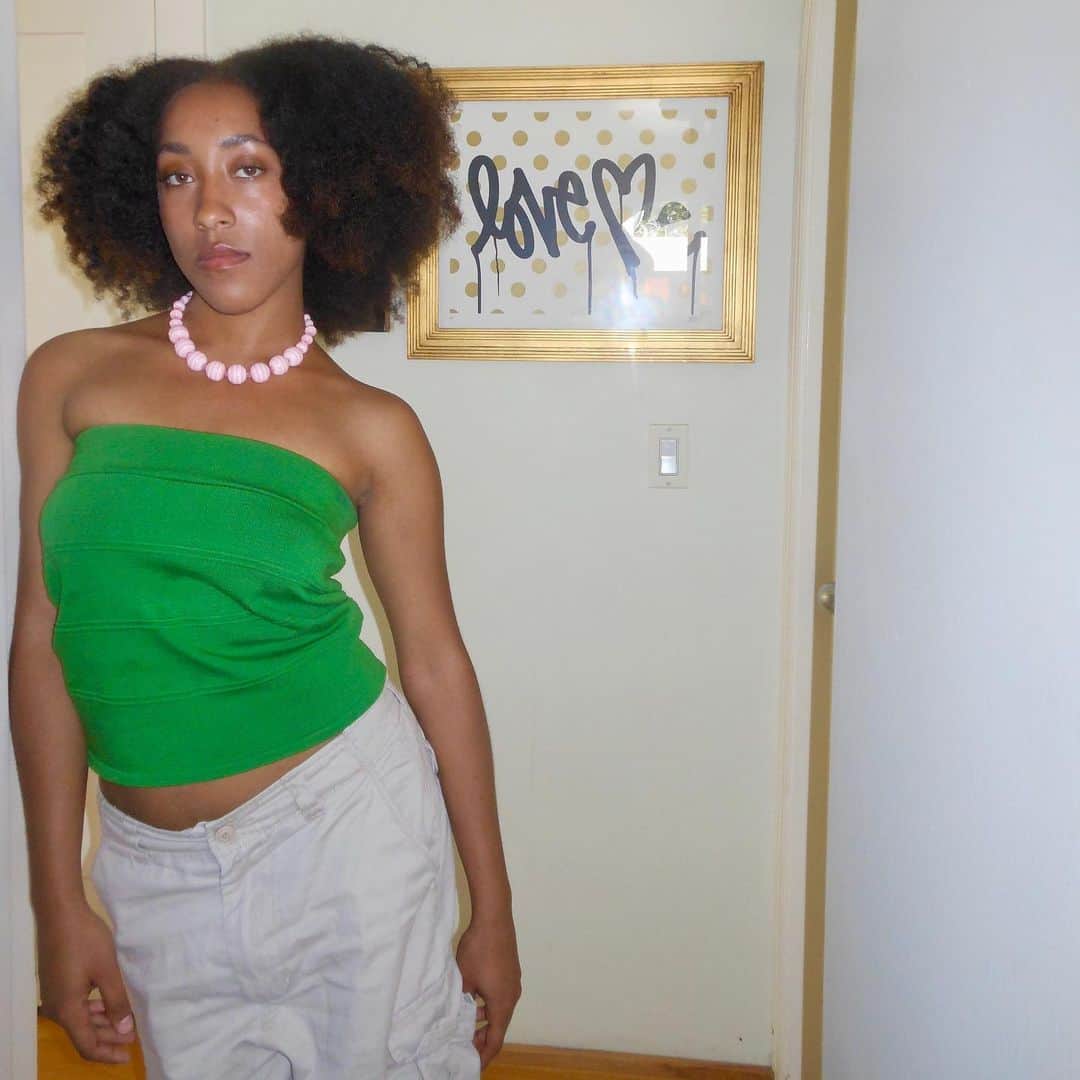 タリナ タランティーノのインスタグラム：「The Stripe Choker in pink🩷」