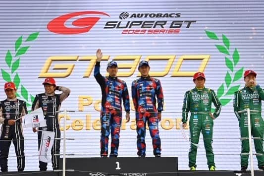 柳田真孝さんのインスタグラム写真 - (柳田真孝Instagram)「SUPER GT Rd.3 鈴鹿  同年代の2人、松浦、松田の両選手が含まれる大きなクラッシュにより赤旗、レース終了になり、素直に喜べませんが、  優勝しました！！  BMW Team Studie、 ミシュランタイヤ、 チームメイトの荒さん、 応援してくださるスポンサーの皆様、ファンの皆様、ありがとうございました！  しかも、昨日は自分の44歳の誕生日。 長いレース人生の中で誕生日のレースも初めてでしたし、そこでの優勝なんて本当に幸せ者です。  現地で沢山のGift を頂いたり、SNS等でのメッセージ、本当にありがとうございました。  📸Wataru Tamura  #supergt  #bmwteamstudie」6月5日 7時35分 - masatakayanagida