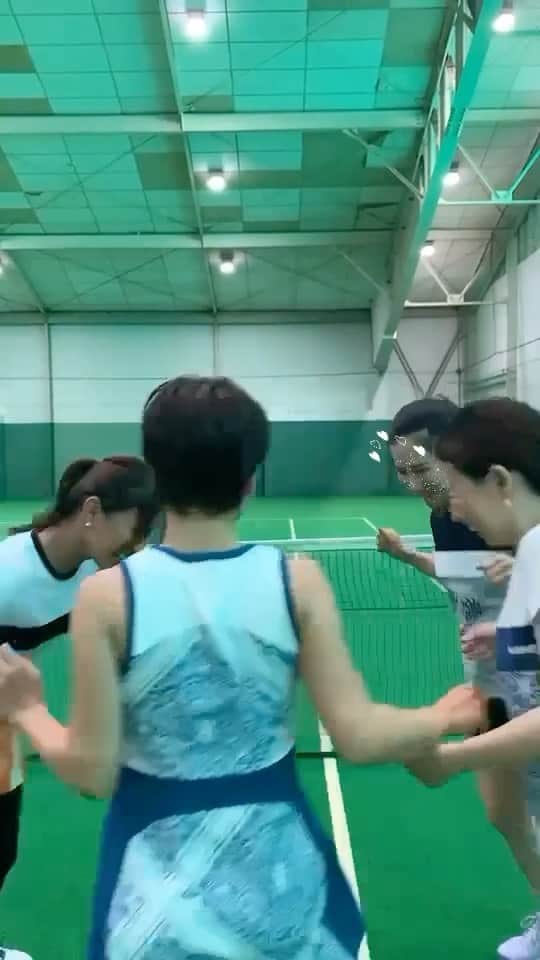 宇野真彩のインスタグラム：「テニス女子サークルでの様子💚🎾😂 @tennisgirls.jp」