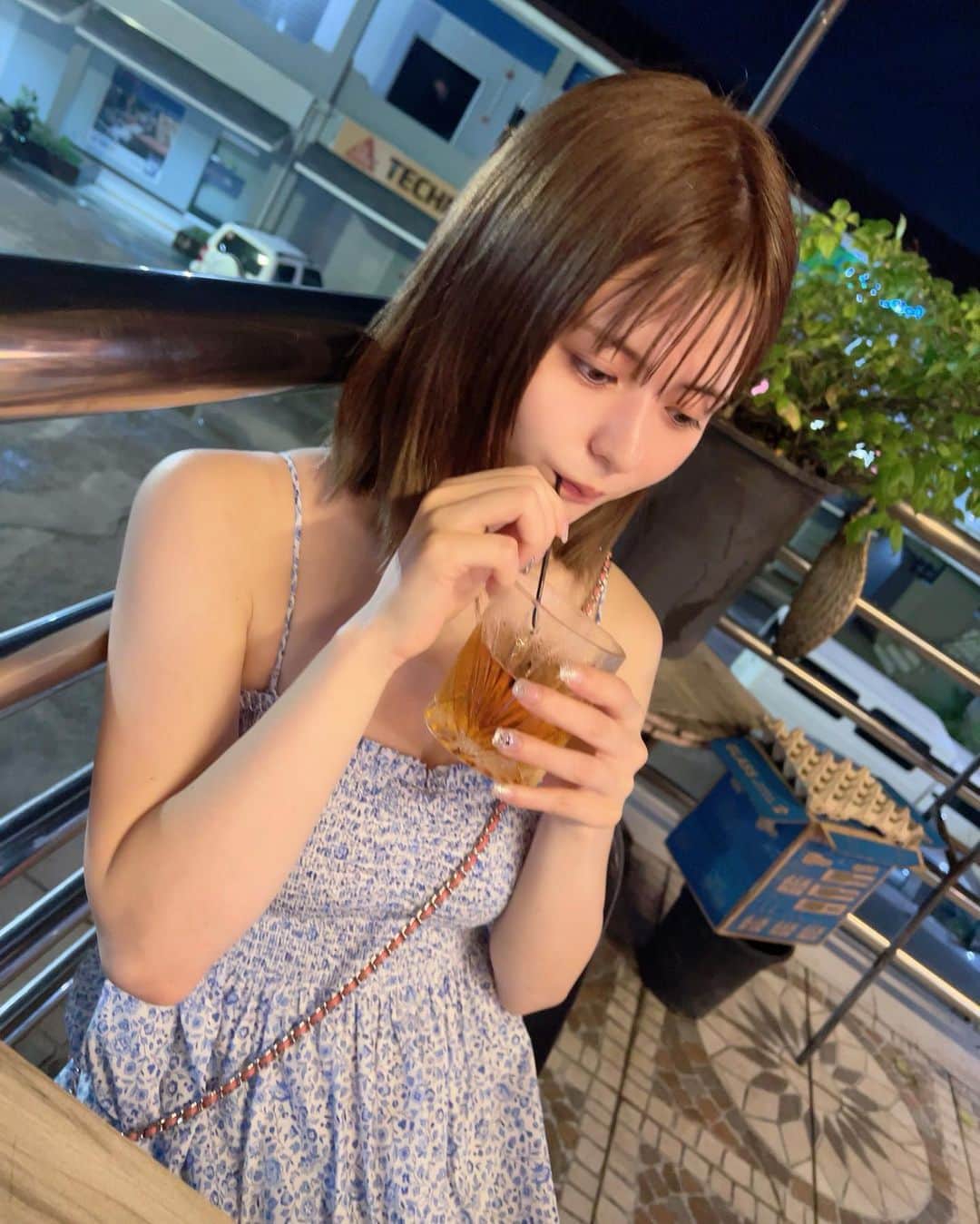 紅羽祐美さんのインスタグラム写真 - (紅羽祐美Instagram)「烏龍茶を装ってウイスキーを飲む女が酔ってこう」6月5日 7時50分 - kure_yumi