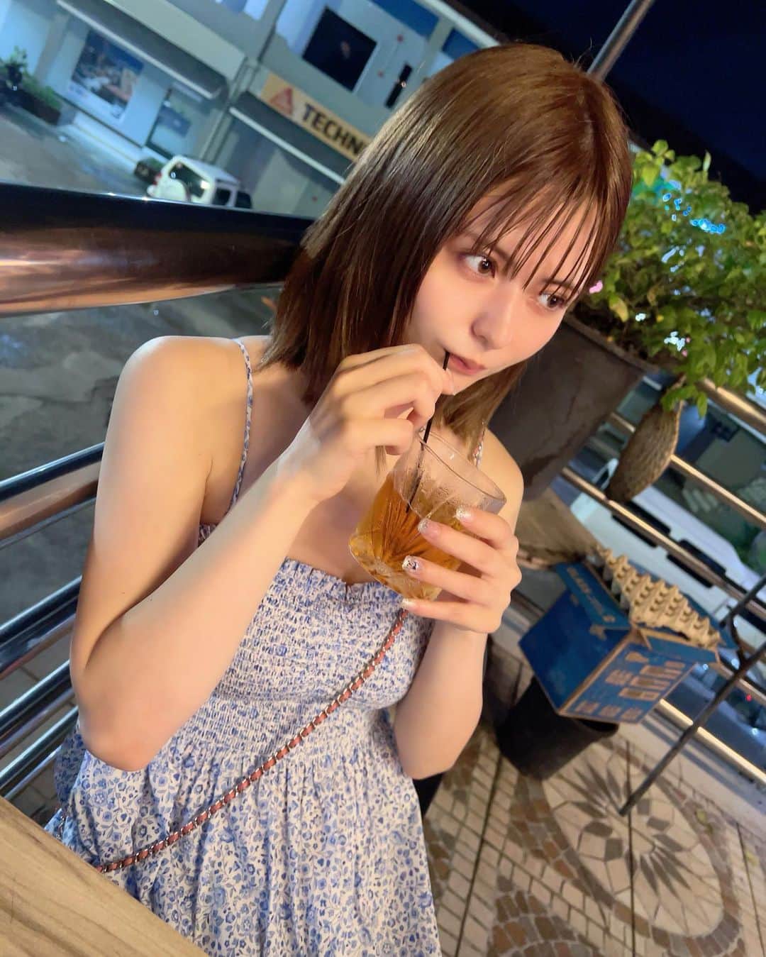 紅羽祐美さんのインスタグラム写真 - (紅羽祐美Instagram)「烏龍茶を装ってウイスキーを飲む女が酔ってこう」6月5日 7時50分 - kure_yumi