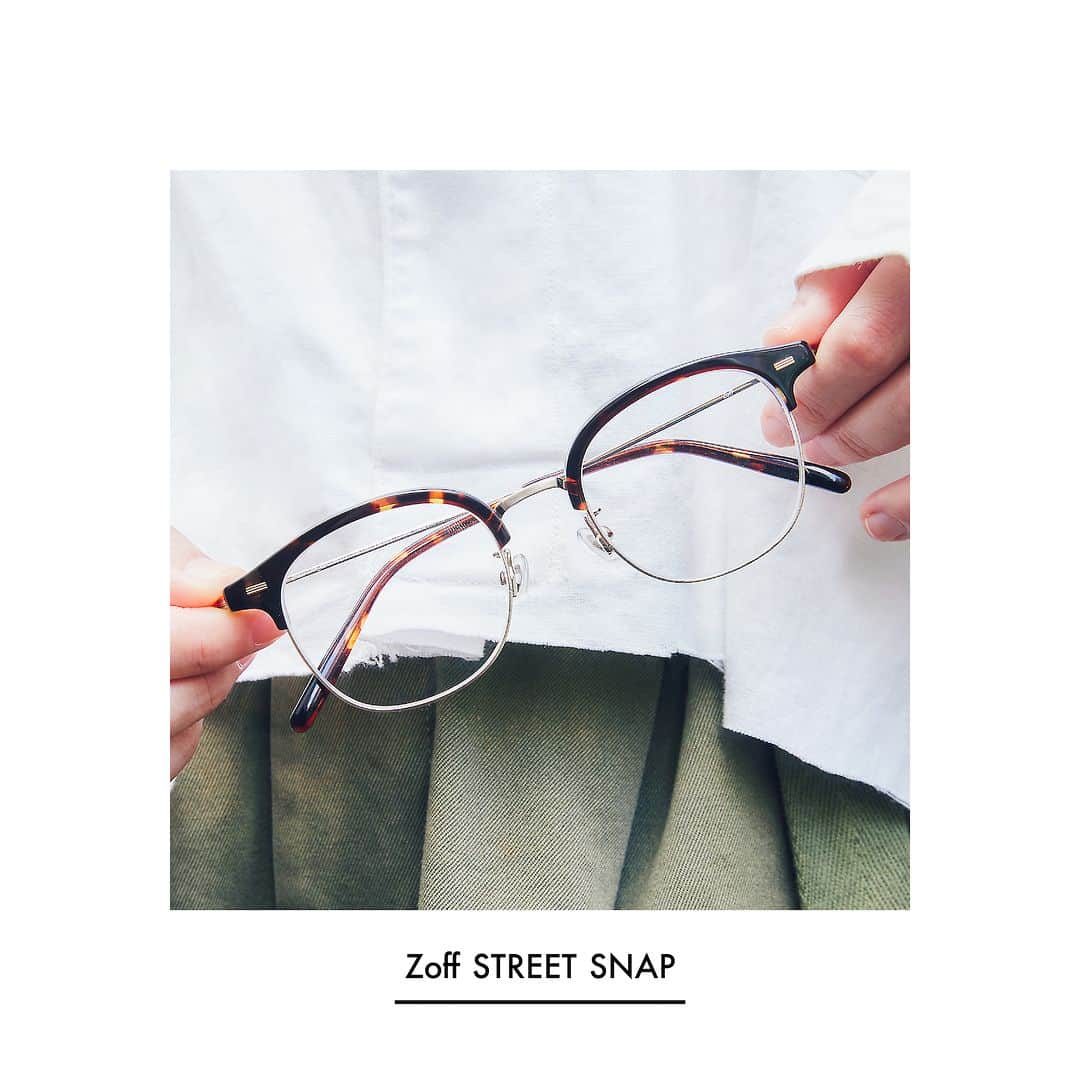 Zoff Officialさんのインスタグラム写真 - (Zoff OfficialInstagram)「【Zoff STREET SNAP @下北沢】 オシャレなあの人が選ぶ、メガネ。 街のオシャレな人に、その日のコーデや気分に合わせてZoffのメガネを一つ選んでもらいました。  ZP231001_49A1(べっこう柄)　￥11,100 ※税込・セットレンズ代込み  model：海羽　@___miu.umi  #zoff #ゾフ #メガネ #伊達メガネ #だてめがね #めがね女子 #メガネ女子 #ファッションスナップ #ストリートスナップ #下北沢 #べっこう柄 #ウェリントン #メガネコーデ #メガネのある生活 #メガネの選び方 #メガネファッション  #streetsnap #fashionphotography #glasses #eyewear #eyewearstyle #eyewearfashion #eyewearbrand #eyewearcollection #eyewearlovers #eyewearph #fashionglasses #mynewglasses #wearglasses」6月5日 8時00分 - zoff_eyewear
