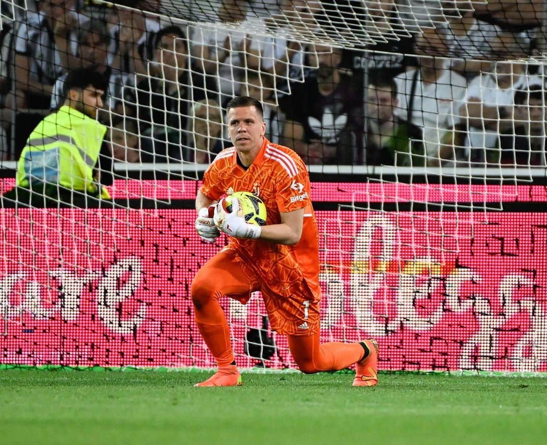 ヴォイチェフ・シュチェスニーさんのインスタグラム写真 (ヴォイチェフ・シュチェスニーInstagram)「A win to end our