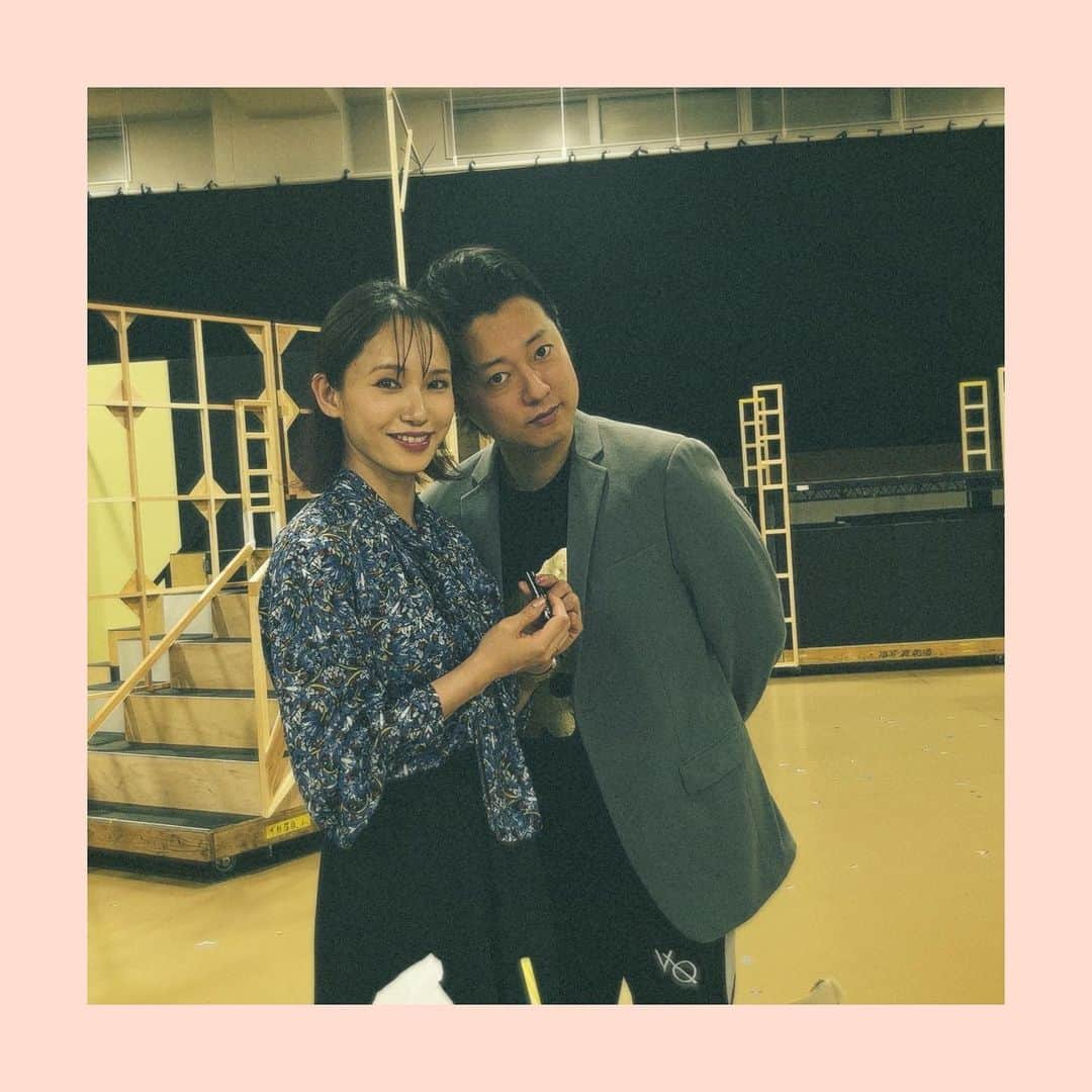 ソニンさんのインスタグラム写真 - (ソニンInstagram)「． クレイジー同級生ズ🤪愛しの優ちゃん #稽古場思い出　#PhotoByリオンミサキ  いよいよ本日6月5日開幕‼️ 応援よろしくお願いします。🥹  #FactoryGirls #ファクトリーガールズ #東京国際フォーラムホールC #６月１３日までだから #原田優一 #ソニン」6月5日 8時16分 - sonim_official