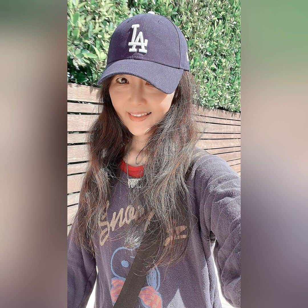 飯島真理さんのインスタグラム写真 - (飯島真理Instagram)「It’s cooler in the house, much warmer outside in LA. Take care💙」6月5日 8時45分 - mari_iijima_official