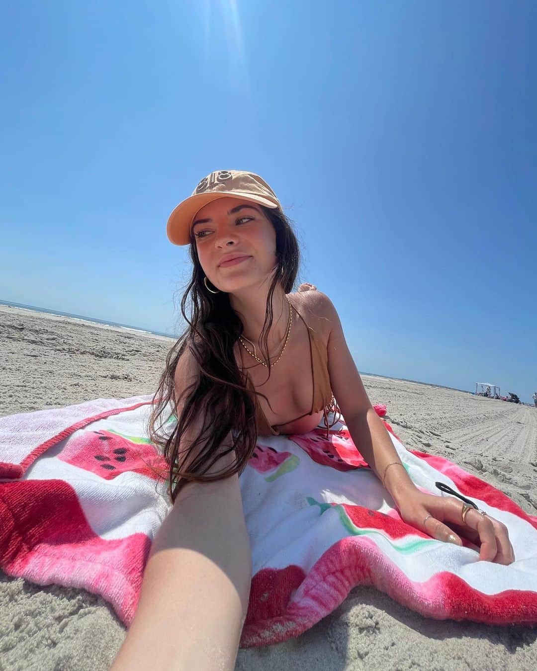 Brooke Marie Hylandのインスタグラム：「@jackaroosky went from a city boy to a beach boy this wknd 💖🌊🐚」