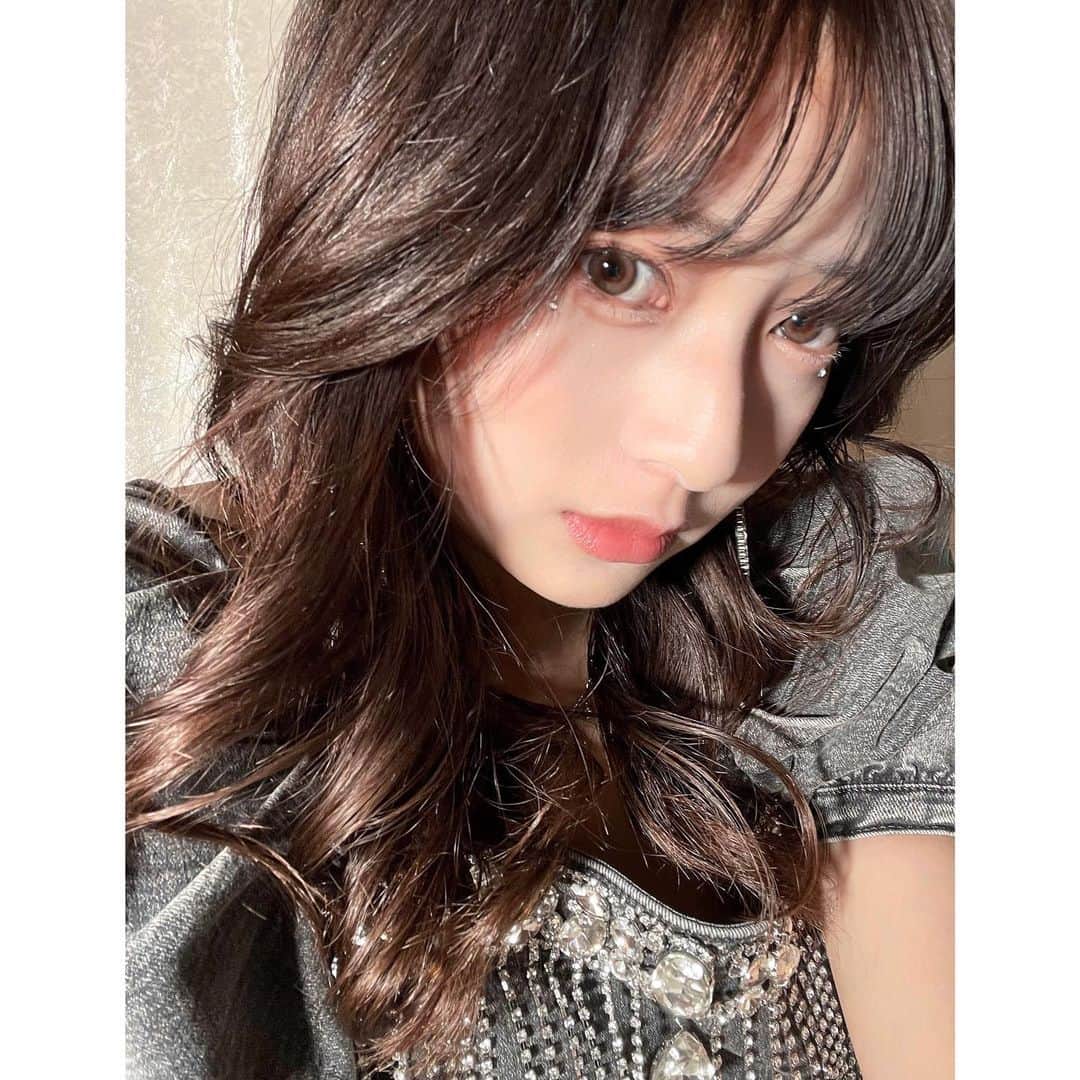 千葉祐夕のインスタグラム：「以前思春期録の撮影で、stageAさんにお邪魔させて頂いた時の様子が先日ちらっとTVに映ったみたいで、、！お友達が報告してくれましたのでその時のお写真を 〜 . 📺♡  韓国メイクなゆゆさんですう」