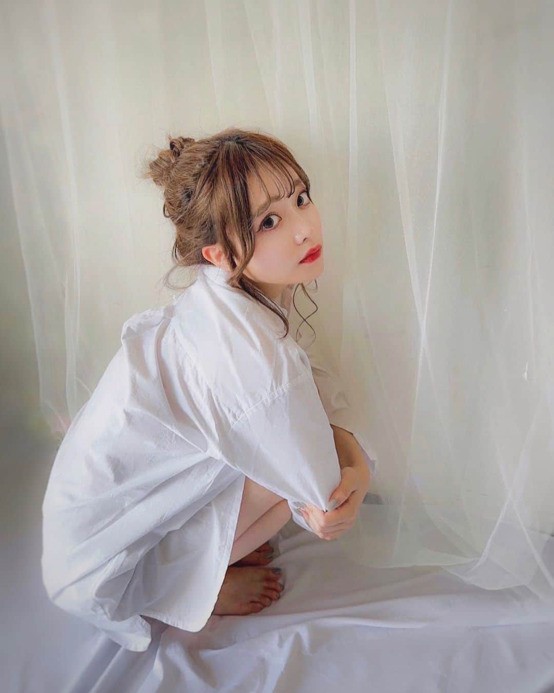 のインスタグラム：「𓈒 𓈒 おはよう  ちょこんあおいちゃん👶🏻🍼  model @aoi_____v11  styling and photo @yunappleee   #ゆなぴく 撮影お気軽にDMください🍒  #撮影 #ゆなぴく#福岡#fukuoka #撮影モデル #写真好きな人と繋がりたい#儚くて何処か愛おしい様な#何気ない瞬間を残したい#パンダ#カップル#カップルフォト#あざとかわいい #indies_gram#pop#yellow #岐阜#名古屋#被写体募集 #lovers_nippon_portrait#カップル#カップルフォト  #indy_photolife」