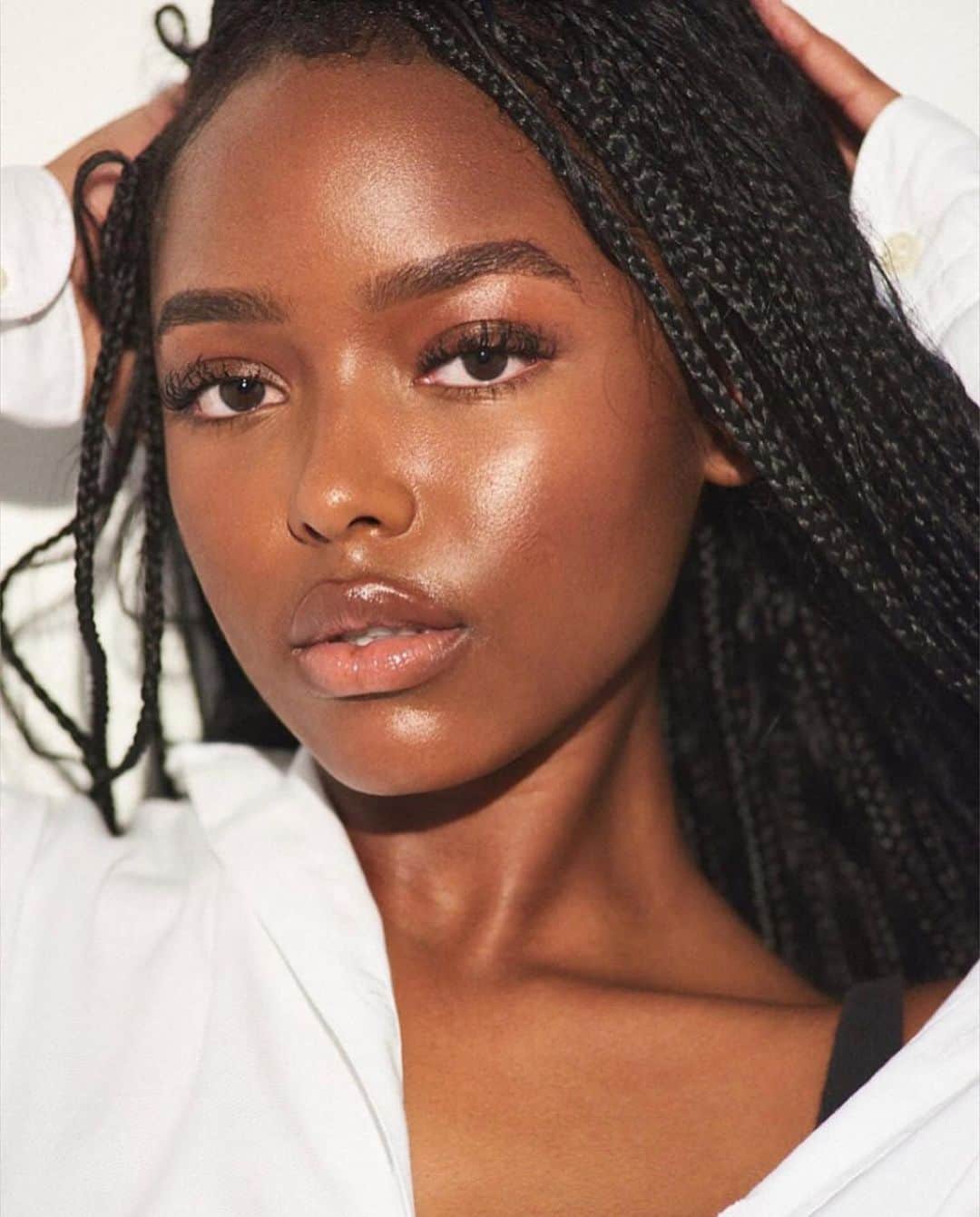 キーシャ・エップスのインスタグラム：「Happiest  Birthday to one of my greatest gifts & blessings in life❤️My first born LOVE. K’mari Mae - Continue to allow God to guide and use you & continue to let your surroundings be a reflection of who you are. A treasure & a light. You truly are a special soul- Kind hearted, compassionate, smart, LOVING, gifted, talented, sweet, boss & true to who you are.   I sometimes wonder why God has blessed me so and then I remember who God is and most divinely, how good God is.  You make life such a joyful one!  You’re such a ray of LOVE & I  treasure our bond more than I could ever articulate. My precious Nīna, spread your light as you were born to do but be ever so cautious in the way you share it.  A precious JEWEL. My heart. My best friend and rock.  TODAY IS A BLESSED DAY EnJOY it🎁  Last two photos was taken last night!! 😍🎁🥰❤️🎉🥳😇❤️🫶🏽  May all your wishes come true! You deserve it🙏🏽🫶🏽✨  Ya’ll pls send my baby some birthday LOVE🎉🙏🏽 @kmari.epps」
