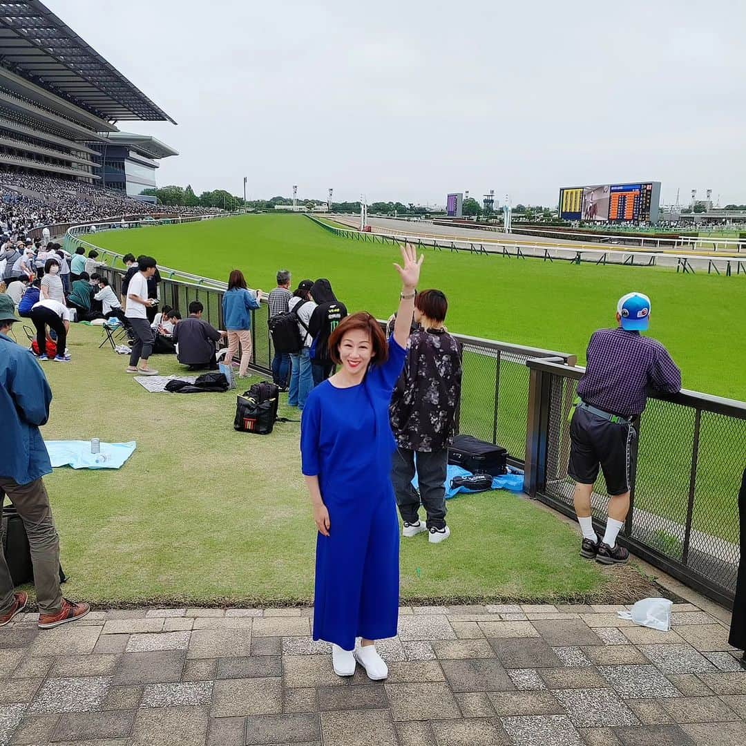 清水まり子さんのインスタグラム写真 - (清水まり子Instagram)「人生お初で馬券を買った🐴🎫安田記念100周年㊗️🏇 地鳴りがして美しい馬も人も集いエネルギッシュな空間だった🎠 #jra #安田記念  #府中競馬場  #ありがとう  #人生お初  #馬券  #wellbeeing  #ソダシ  #ソングライン #ソングラインおめでとう #mariko  #thankyou」6月5日 10時43分 - mariko1205shimizu