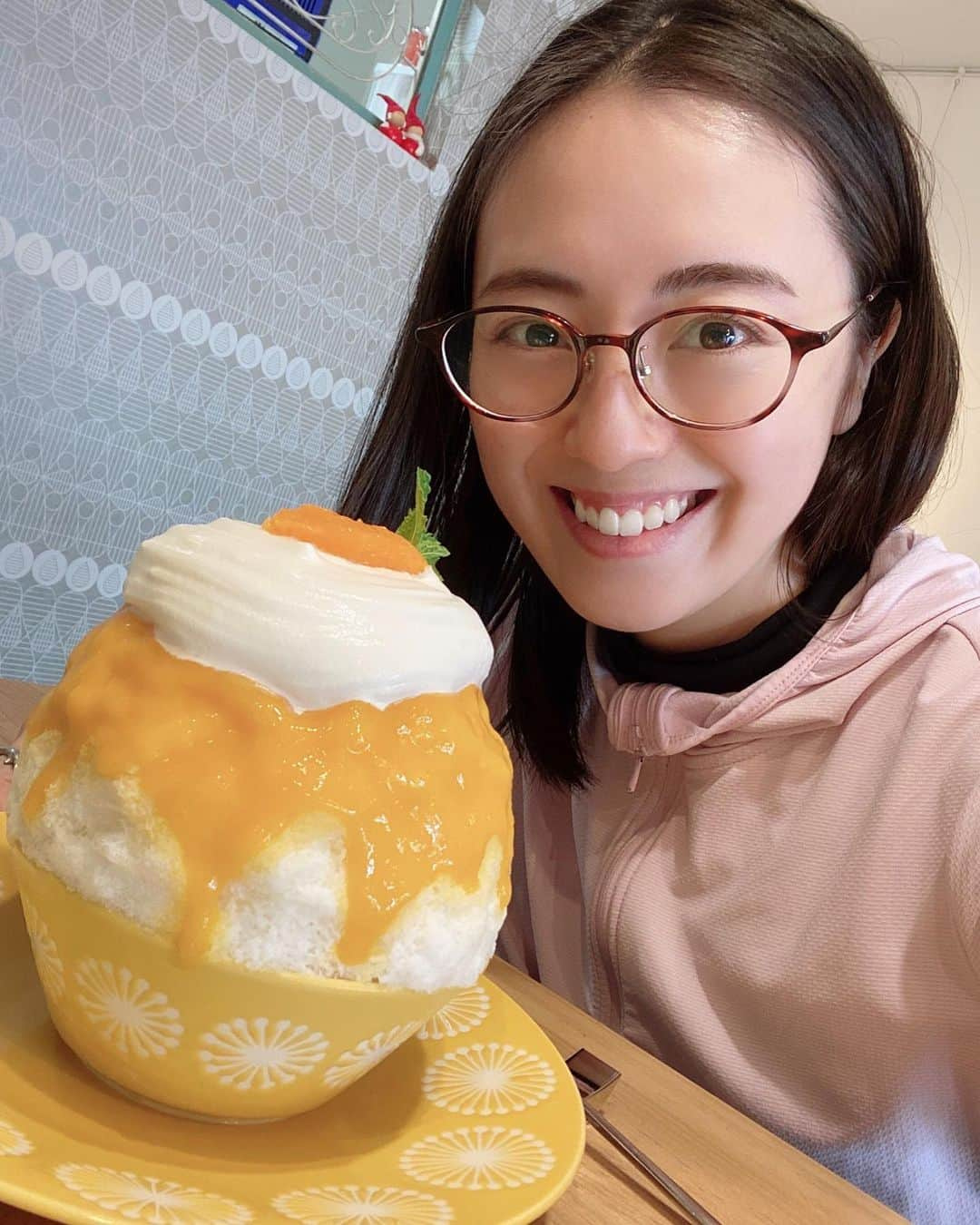 沢井美優さんのインスタグラム写真 - (沢井美優Instagram)「おなかいっぱい🥹  #沢井はかき氷です #🍧  #かき氷 #かき氷大好き  #かき氷は人を幸せにする #🧡　 　 #笑顔溢れる毎日を  #明日もきっと素敵な一日 #🍀」6月5日 20時17分 - sawai_miyuu