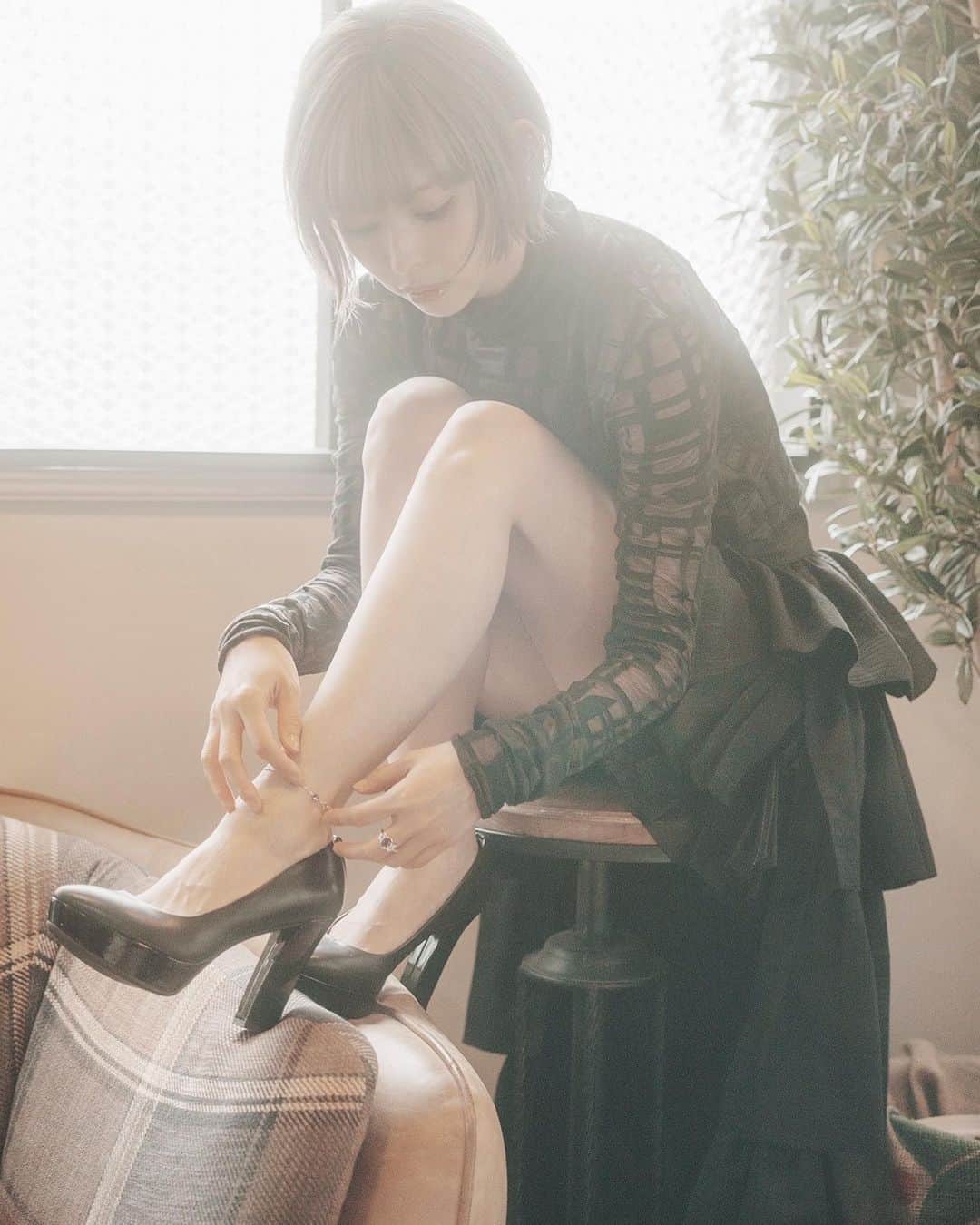 最上もがのインスタグラム：「7月から最上もが単独トークイベント『もが単』が復活するよ！  会場:秋葉原from scratch  vol.1：2023年7月22日(土) 開場11:45/開演12:30  vol.2：2023年8月12日(土) 開場11:45/開演12:30   娘の保育園の都合があり ど昼です。  また2時間一人でゆるーく喋ります。 チェキ会もやるよ(先着順) 7月分のFC先行申込は本日から！ 一般は6/22からです！  ⚠️多分大丈夫とは思いますが、FC先行で定員に達した場合一般枠はありません。🙏💦  甘々なのでFCのみんなには入場特典もつきます、絵葉書です。 今描いてるよ✏️  申込の際はサイトの注意事項をよく読んでね！ https://mogatanpe.com/contents/645044  ちなみに、トークテーマ何が良い？🤔笑」