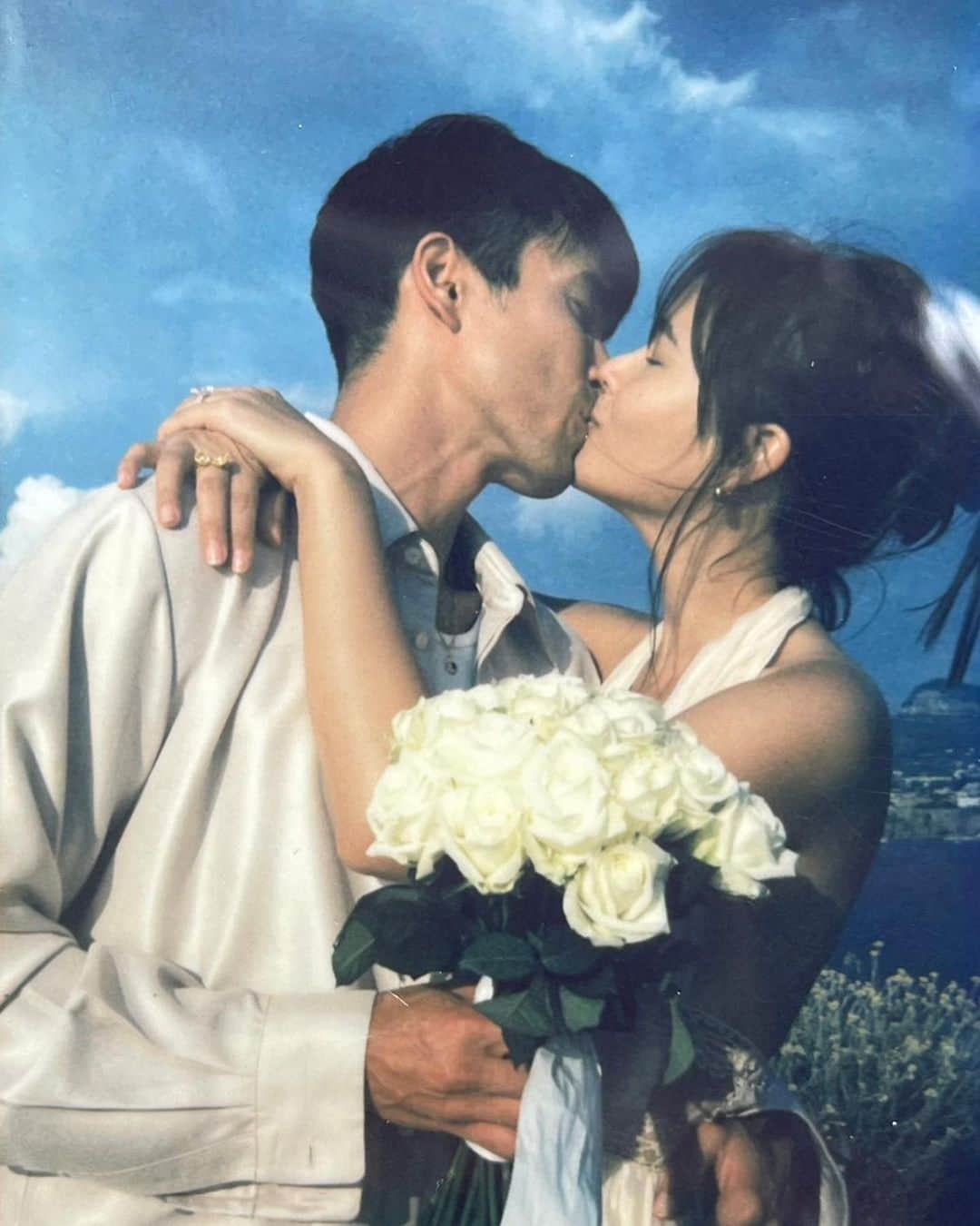 ウッラサヤー・セパーバンのインスタグラム：「We decided on forever ♾️💍🫶🏼  ผมคือผู้ชายที่มีความสุขที่สุด เพราะผมโชคดีที่สุด ที่มีผู้หญิงคนนี้อยู่ในชีวิต  การเดินทางครั้งใหม่เริ่มต้นแล้ว และผมโคตรตื่นเต้นเลย😉 You are my soul my laugh my tear my air. And thank you for saying “YES”  — well actually I said AHHHHEEEEEHHH *SCREAMSS and then YES!! Hehe ♥️ to the moon and back baby.」