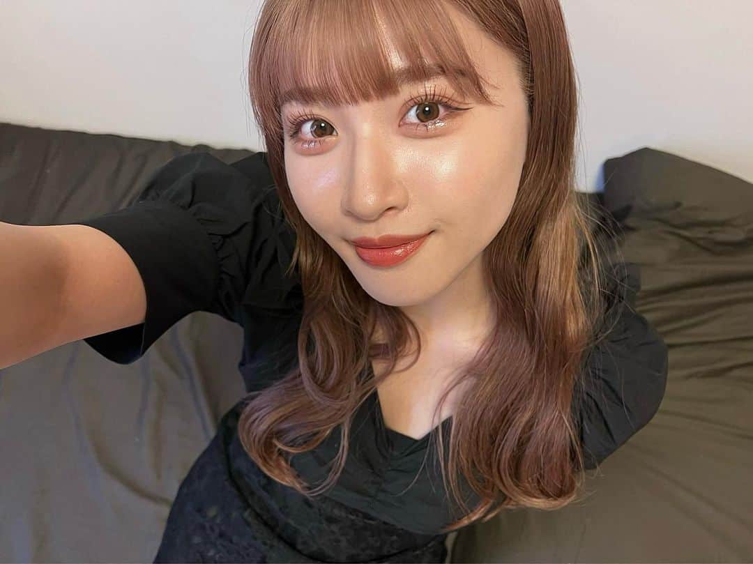 若林真帆のインスタグラム：「． ⁡ hapakristin Glazed Kristin チョコ ⁡ ナチュラルで裸眼に馴染むのが可愛いです めちゃかわでお気に入りになった🥲💞 裸眼が少し可愛くなる感じおすすめ^.ˬ.^ Coupon code:mhopu_10 ． #ハパクリスティン #hapakristin #glazedkristin #グレーズドクリスティン #デイリーレンズ #乱視レンズ #カラコンレポ」