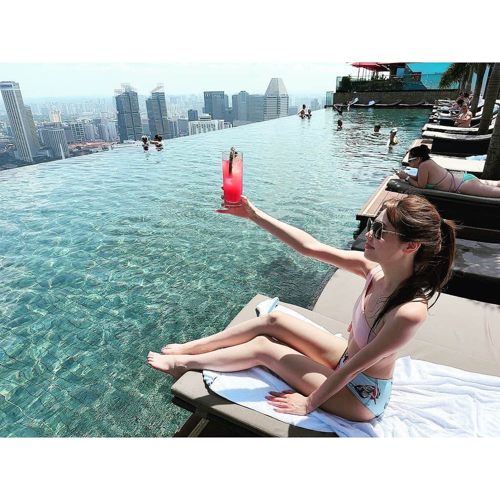 Reiのインスタグラム：「🍸🍍」