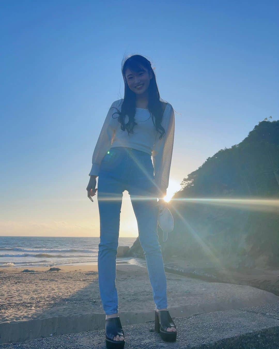 OCHA NORMAさんのインスタグラム写真 - (OCHA NORMAInstagram)「.  中山夏月姫です🤍  この前、海に行ってきました🍉  石川県加賀市にある片野海岸✨ めちゃくちゃ綺麗で 気持ちが良くて最高でした🫧  ほとんど誰もいなくて 海を独り占めしているような 気分でした🥰  🤍贅沢🤍  帽子の季節ですね👒𓂂𓏸 最近、この帽子お気に入り☁️  #海 #adira #アディラ #加賀は引力 #夏月姫の地元は加賀市じゃん #ocha_norma #オチャノーマ #ハロプロ #今日の茶柱 #中山夏月姫」6月5日 20時38分 - ocha_norma_official