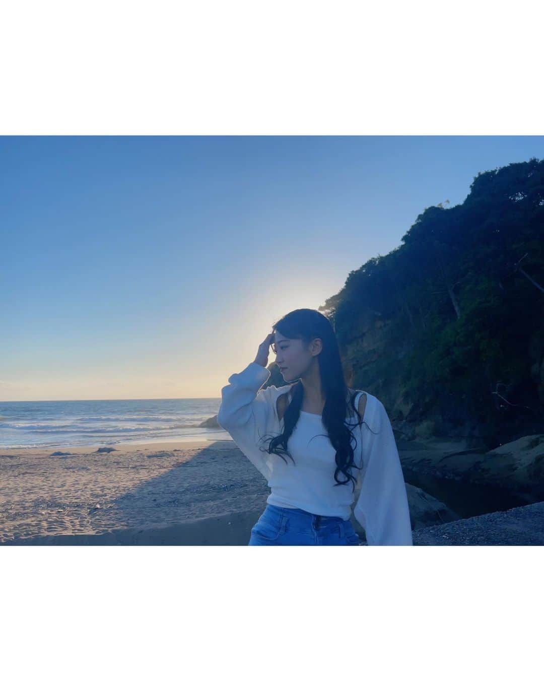 OCHA NORMAさんのインスタグラム写真 - (OCHA NORMAInstagram)「.  中山夏月姫です🤍  この前、海に行ってきました🍉  石川県加賀市にある片野海岸✨ めちゃくちゃ綺麗で 気持ちが良くて最高でした🫧  ほとんど誰もいなくて 海を独り占めしているような 気分でした🥰  🤍贅沢🤍  帽子の季節ですね👒𓂂𓏸 最近、この帽子お気に入り☁️  #海 #adira #アディラ #加賀は引力 #夏月姫の地元は加賀市じゃん #ocha_norma #オチャノーマ #ハロプロ #今日の茶柱 #中山夏月姫」6月5日 20時38分 - ocha_norma_official