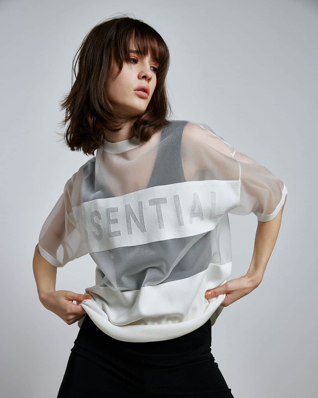 Double Standard Clothingのインスタグラム：「. NEW ARRIVAL 2023 SUMMER COLLECTION . [TOPS] ESSENTIAL / シアーニットロゴTシャツ price. 24,200円(税込) color. オフ / ベージュ / ブラック size. F . ------------------------------------------- #doublestandardclothing #tokyo #DSC #sov #dscessential #nightstore #2023summer #fashion #ootd」