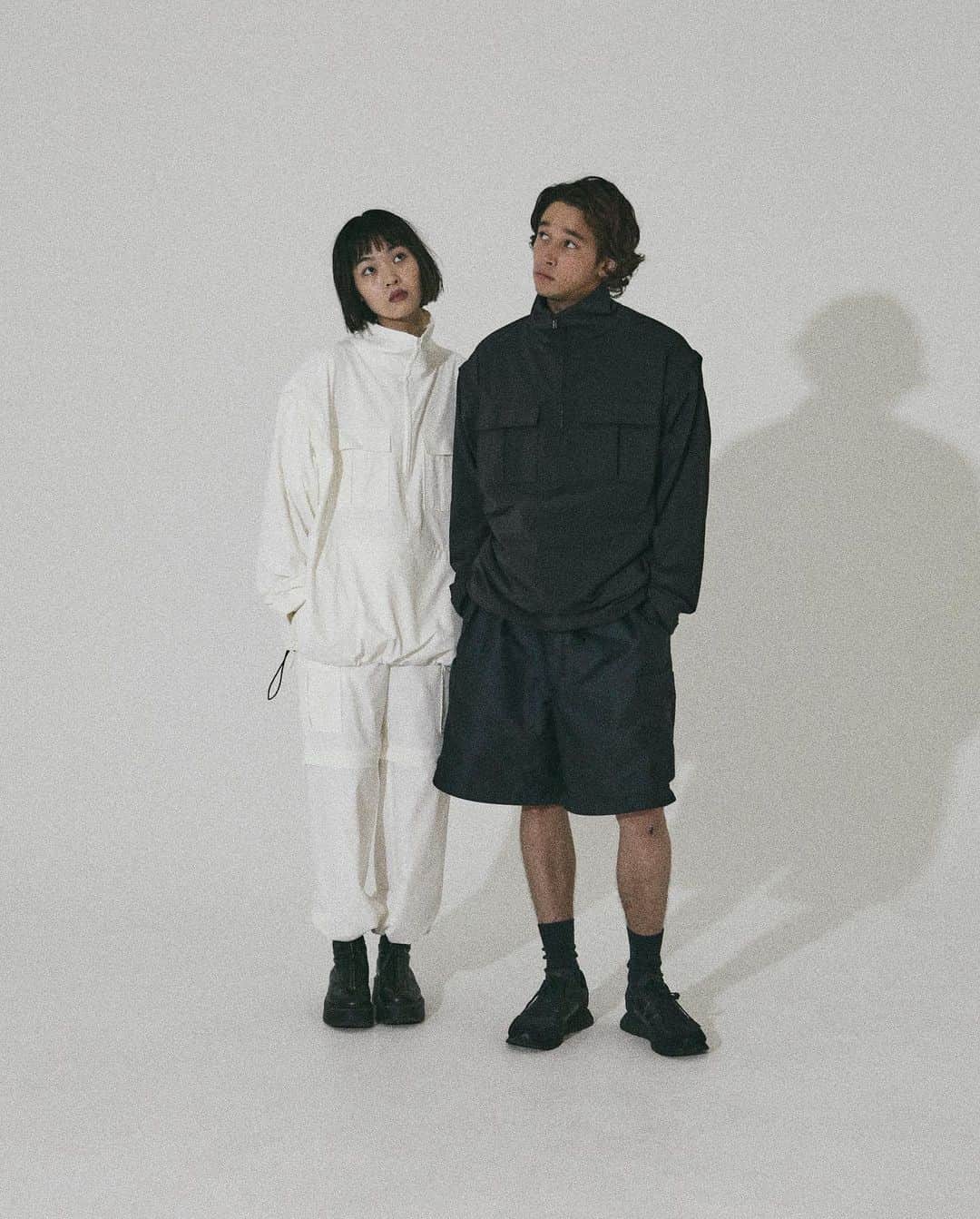 石田一帆さんのインスタグラム写真 - (石田一帆Instagram)「. いよいよ今週末です🪨  1/fでは初めてのPOPUPということで 準備に追われながらもやや緊張してます🫡  今回ここまで辿り着くまで一筋縄ではいかず 中々な日々を過ごしてきましたが😰 こうして素敵なプロダクトとビジュアルが 完成して本当に嬉しいです❕  イベントでは五感を使って楽しんで頂きたくて 様々なプロの方々にお願いしながらも 少しずつ完成に近づいています🤲 (多分 笑  残り数日駆け抜けるので 応援半分でも是非遊びにきてください🏳  @1f_clothing のアカウントでは ITEMやLOOK公開中です〜☺️❕  Md @cheepbeef @chiayuz  Ph @shingo_kurono HM @yuki_ii_   #1fclothing」6月5日 20時57分 - ishidakazuho