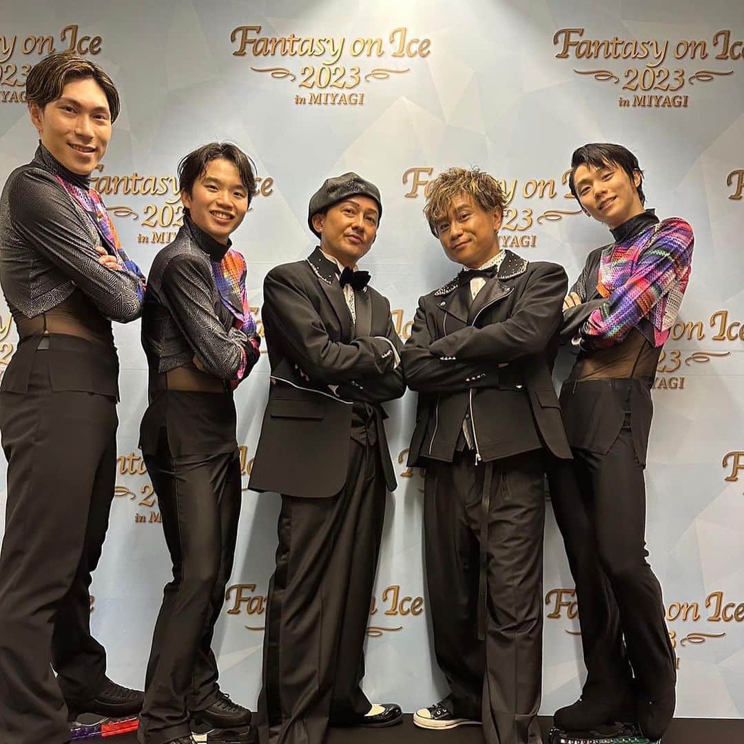 友野一希のインスタグラム：「. Fantasy on Ice 2023  幕張・宮城公演  初めての出演、本当にあっという間で夢のような時間でした。 コラボナンバーではDA PUMPのISSAさんによる 紡 -TSUMUGI-を滑らせていただきました。 ISSAさんの歌声に乗せて滑ることができ本当に幸せな時間でした。 久しぶりのbillsもいかがだったでしょうか！？ 幕張・宮城出張編も最高でした！  とにかくFaOI最高！ 今後も沢山出演できるよう頑張りたいと思います💪  本当にありがとうございました  #ISSAさん #KIMIさん  #ファンタジーオンアイス2023 #ファンタジーオンアイス2023幕張  #ファンタジーオンアイス2023宮城  #fantasyonice  #fantasyonice2023 #faoi」