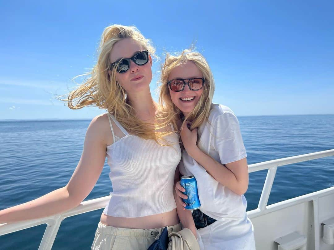 ダコタ・ファニングさんのインスタグラム写真 - (ダコタ・ファニングInstagram)「🌬️」6月5日 21時12分 - dakotafanning